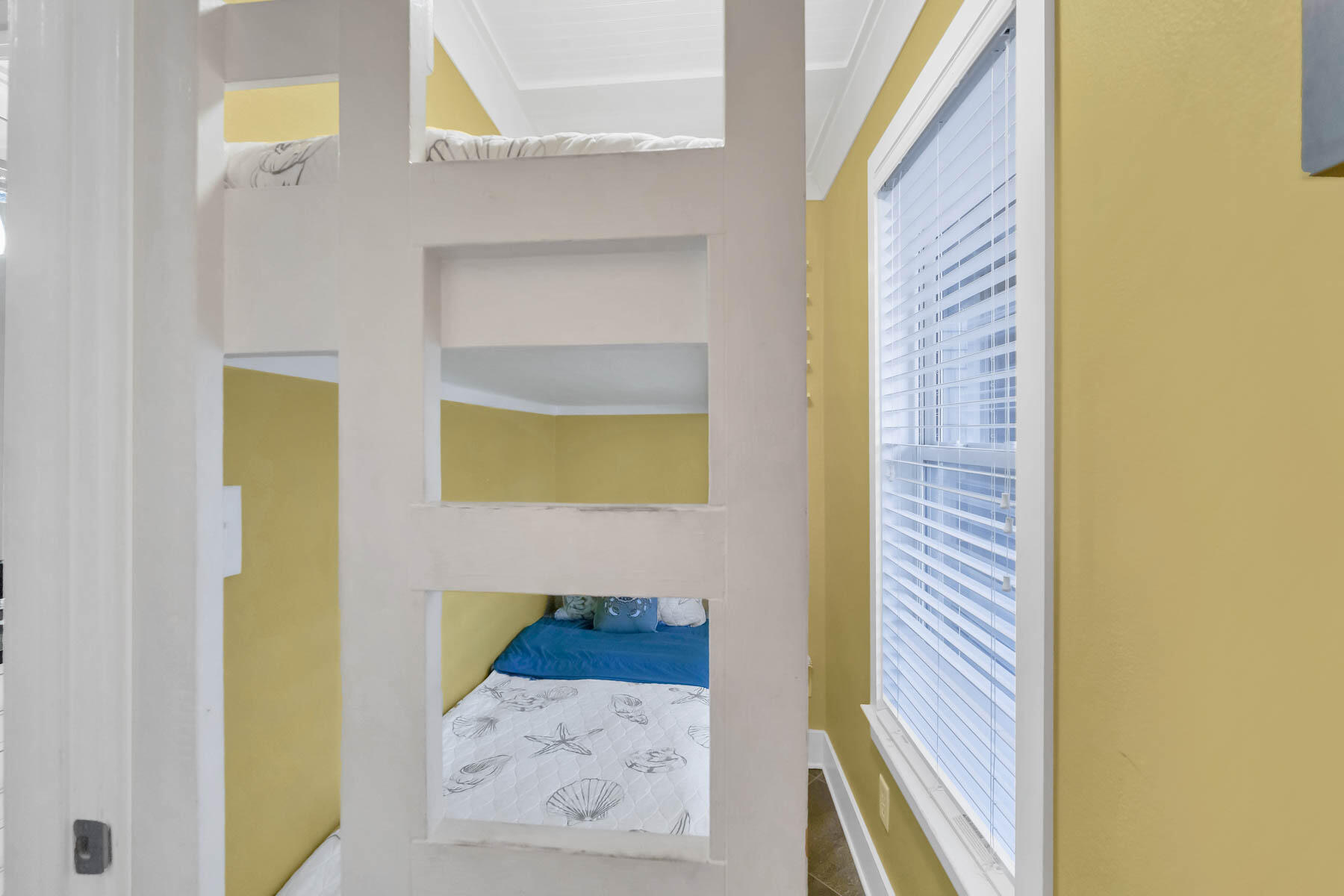 HERMITAGE CONDOMINIUM - Residential