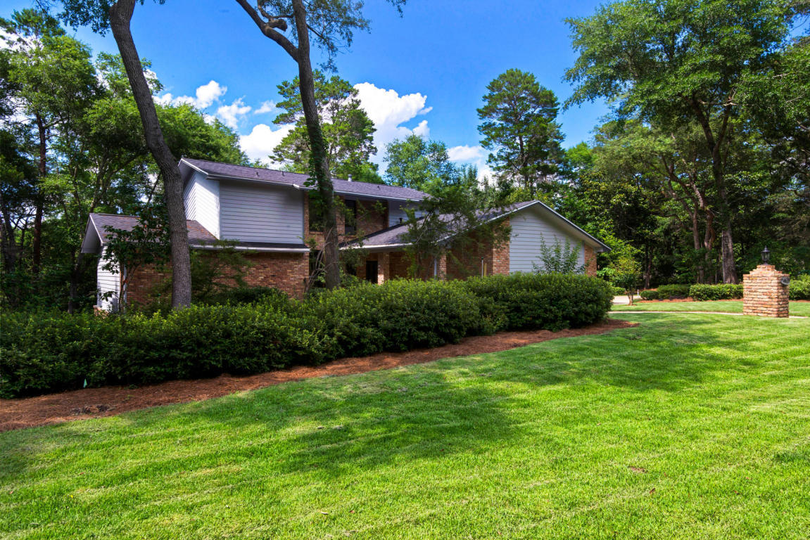 ROCKY BAYOU COUNTRY CLUB ESTATES 1 - Residential