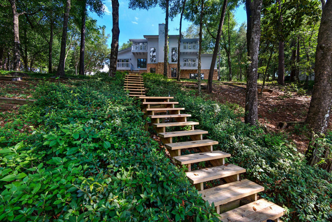 ROCKY BAYOU COUNTRY CLUB ESTATES 1 - Residential