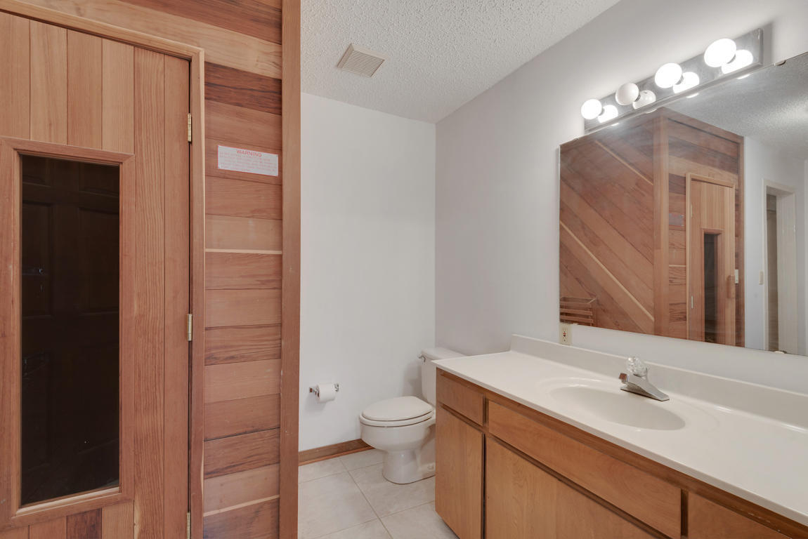 ROCKY BAYOU COUNTRY CLUB ESTATES 1 - Residential