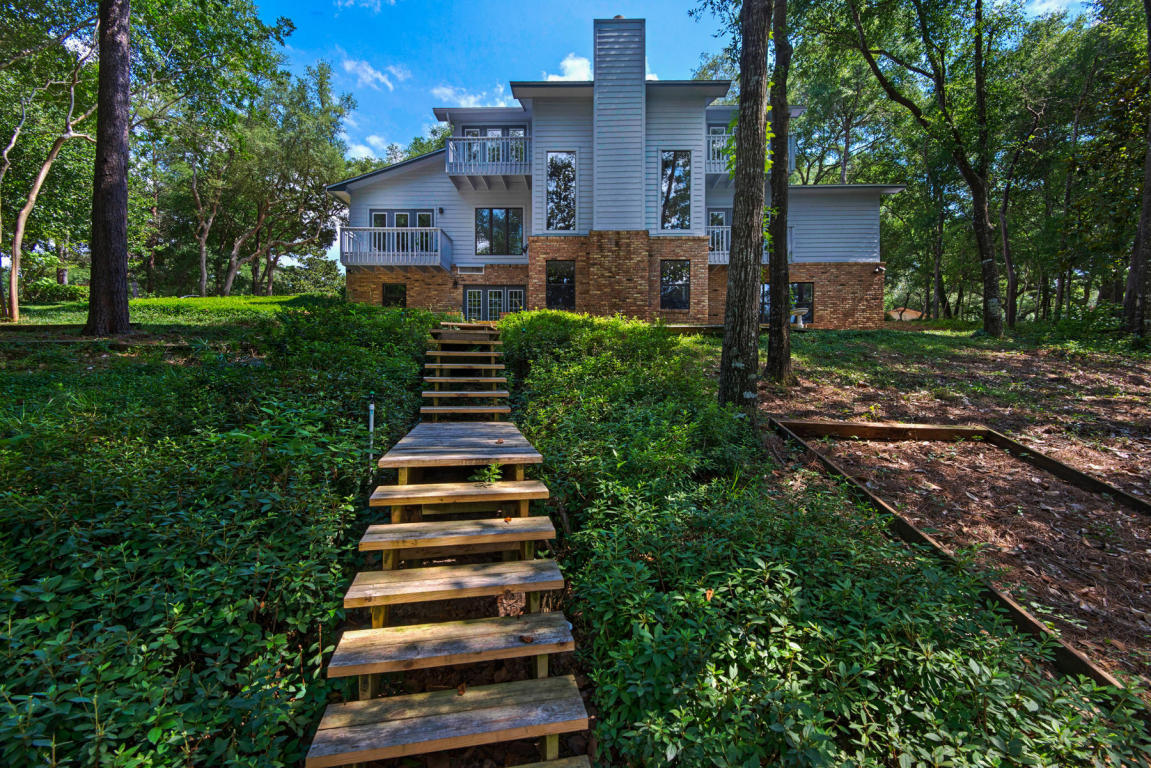 ROCKY BAYOU COUNTRY CLUB ESTATES 1 - Residential