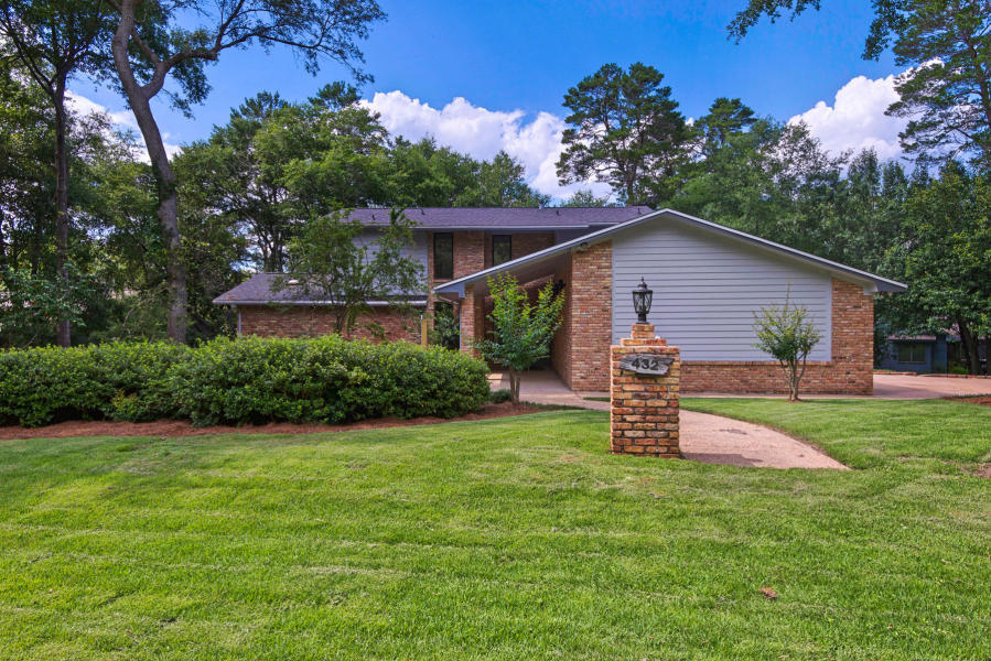 ROCKY BAYOU COUNTRY CLUB ESTATES 1 - Residential