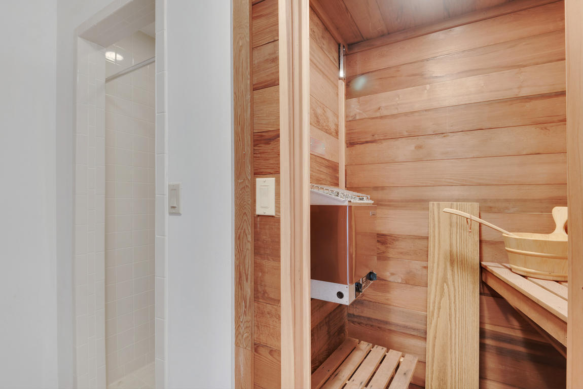 ROCKY BAYOU COUNTRY CLUB ESTATES 1 - Residential