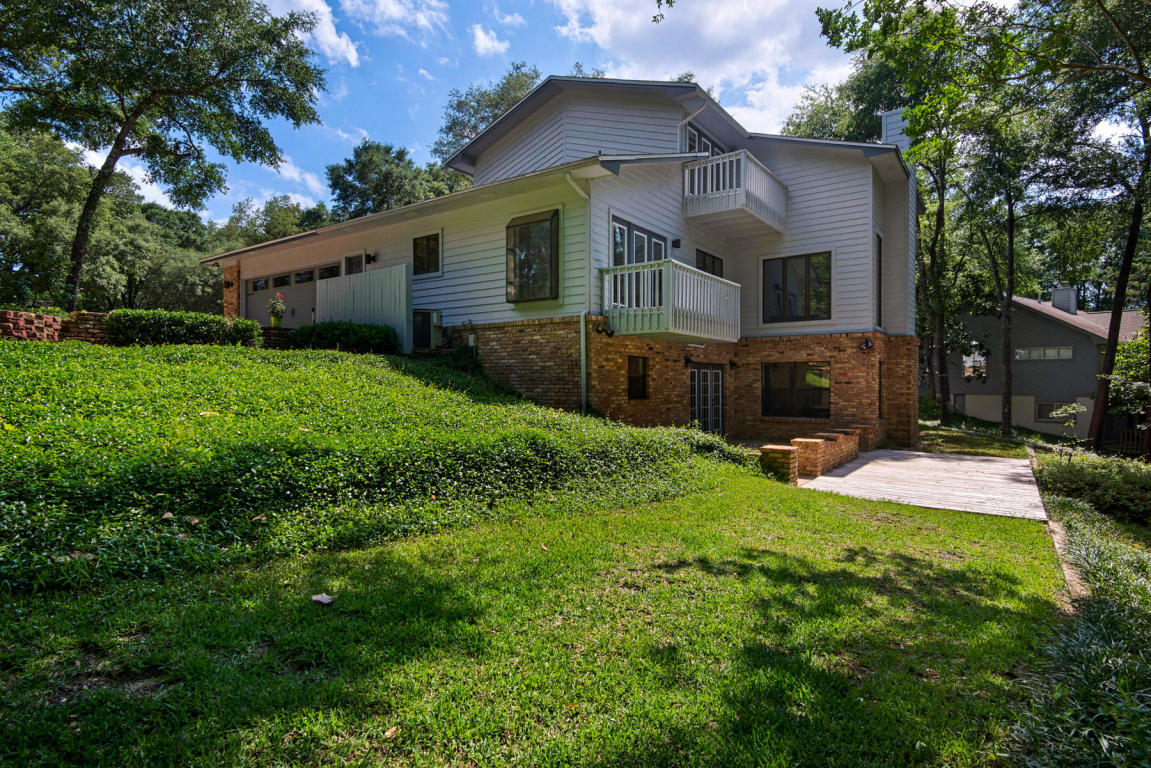 ROCKY BAYOU COUNTRY CLUB ESTATES 1 - Residential