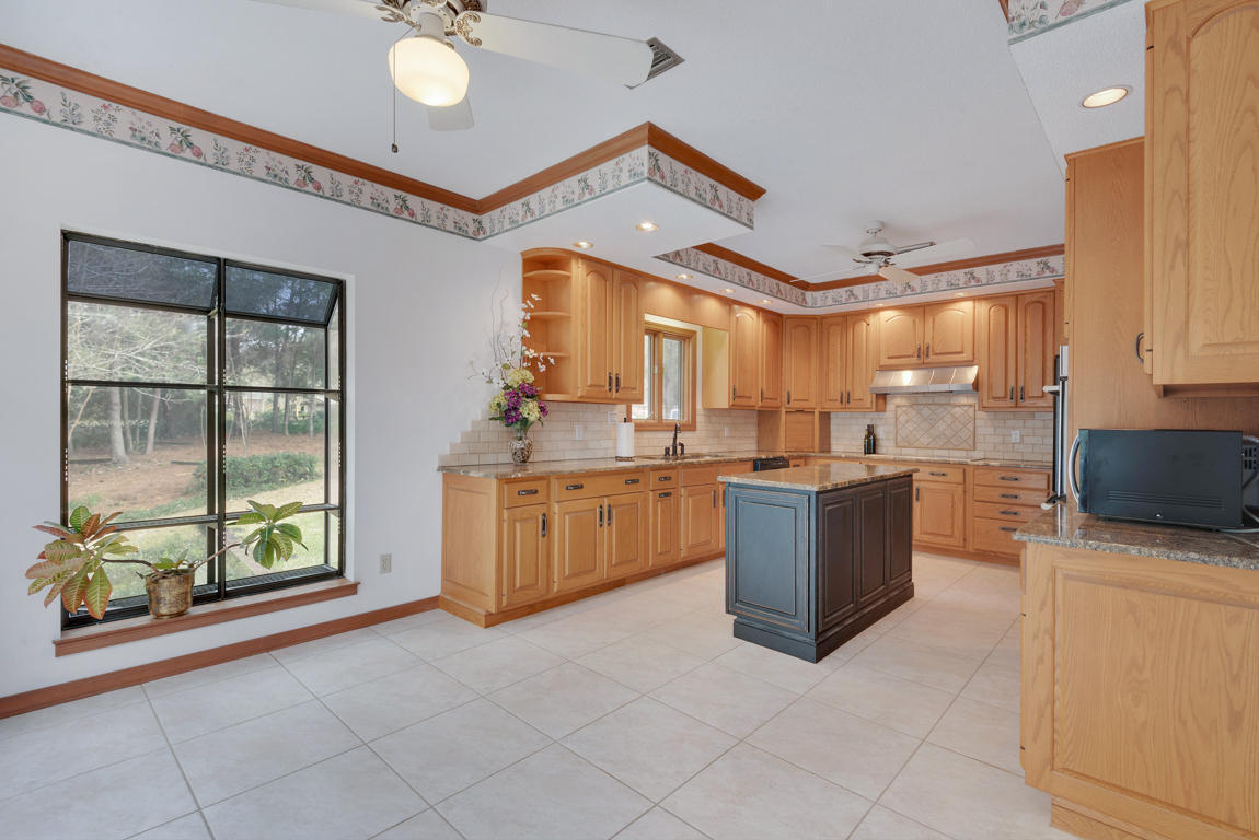 ROCKY BAYOU COUNTRY CLUB ESTATES 1 - Residential