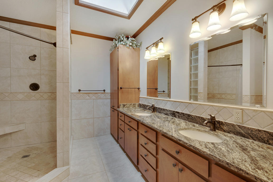 ROCKY BAYOU COUNTRY CLUB ESTATES 1 - Residential