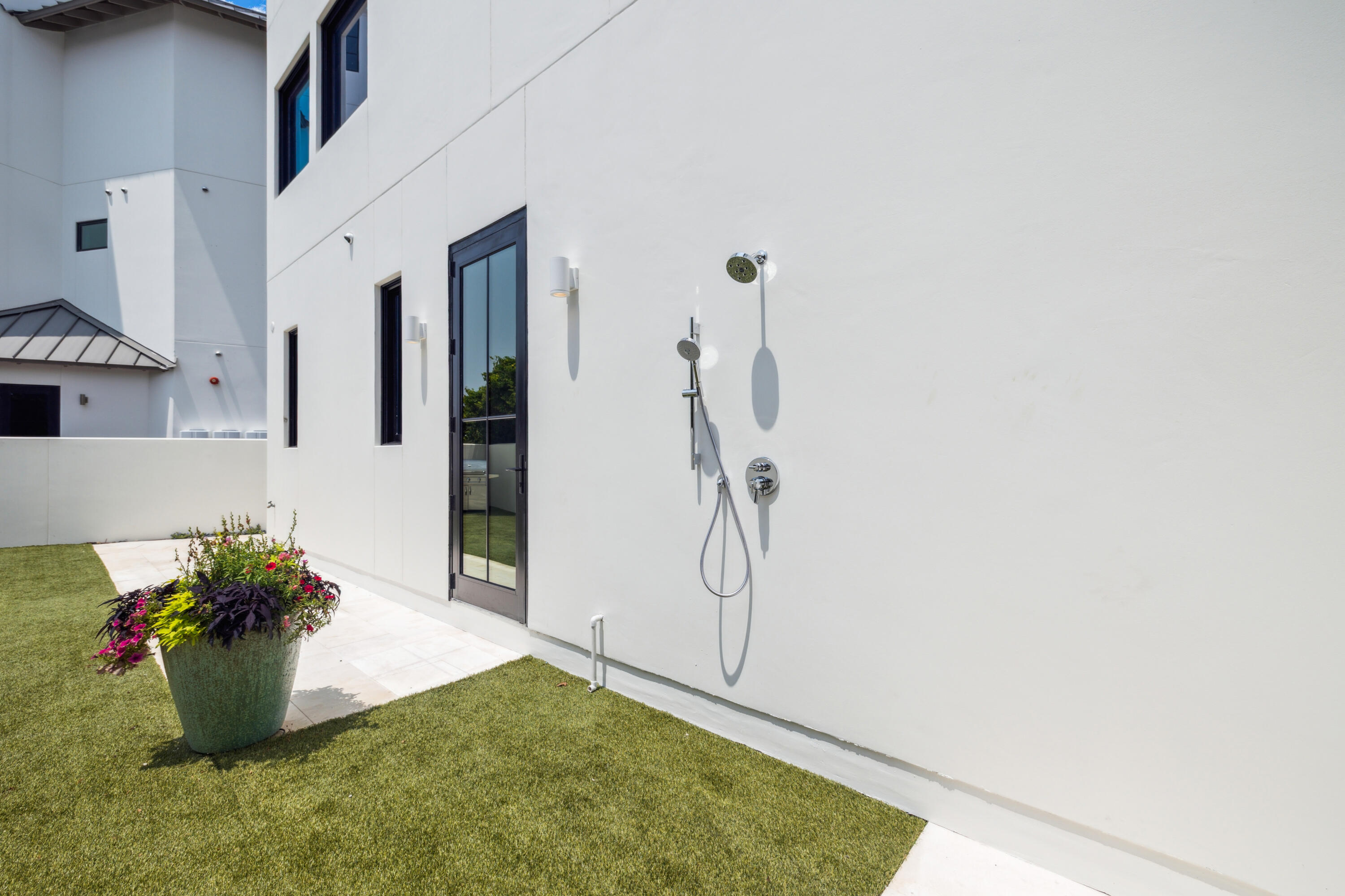 Seawalk Circle - Residential