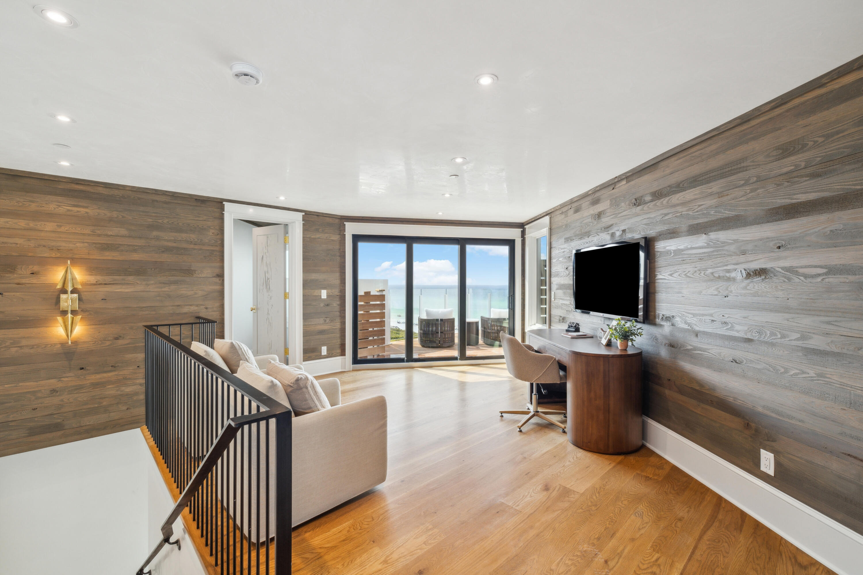 Seawalk Circle - Residential
