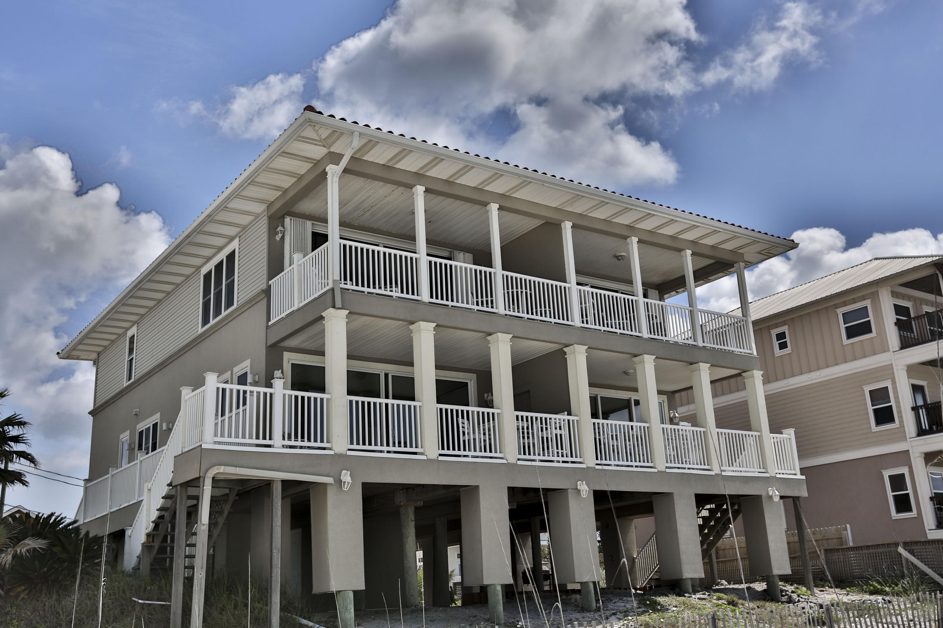 TANG-O-MAR S/D UNREC - Residential