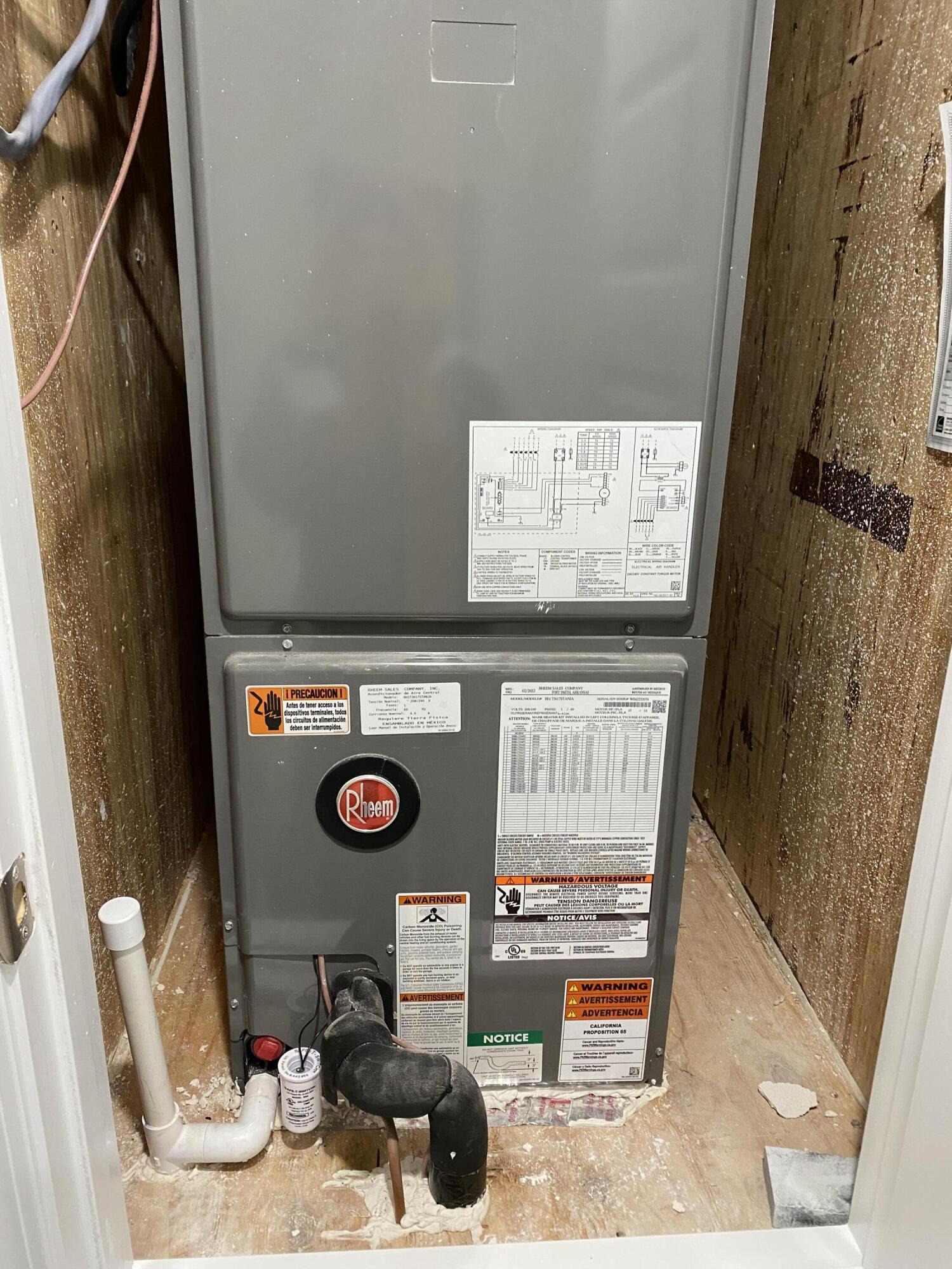 HIDDEN BAY VILLAGE - Residential