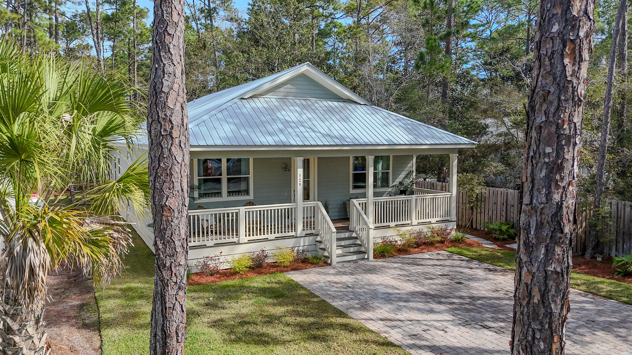 MAGNOLIA BEACH - Residential