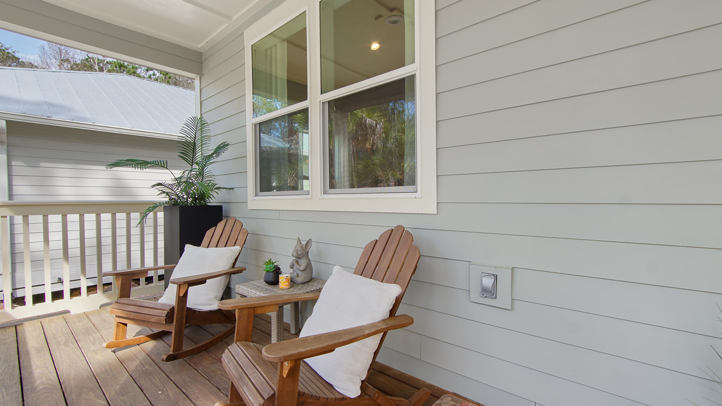 MAGNOLIA BEACH - Residential