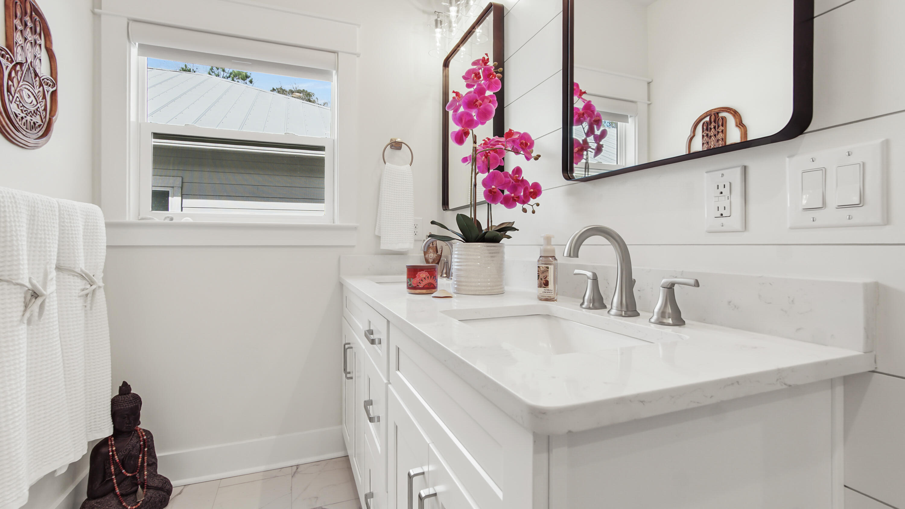 MAGNOLIA BEACH - Residential