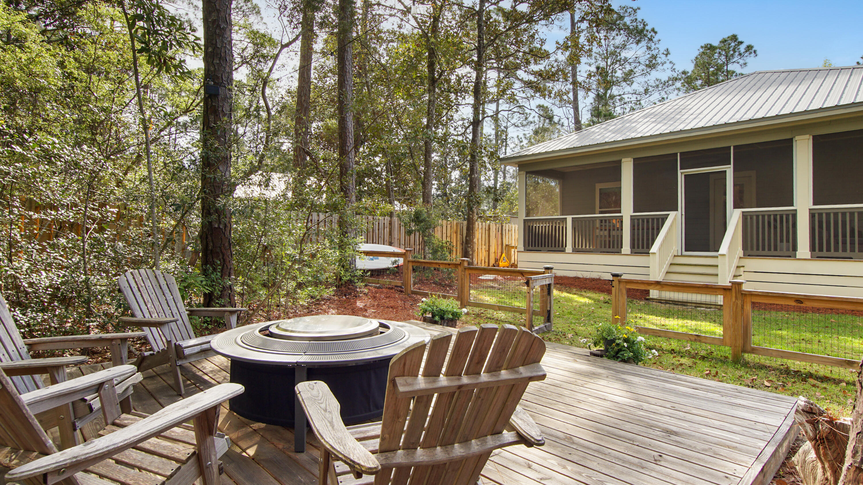 MAGNOLIA BEACH - Residential