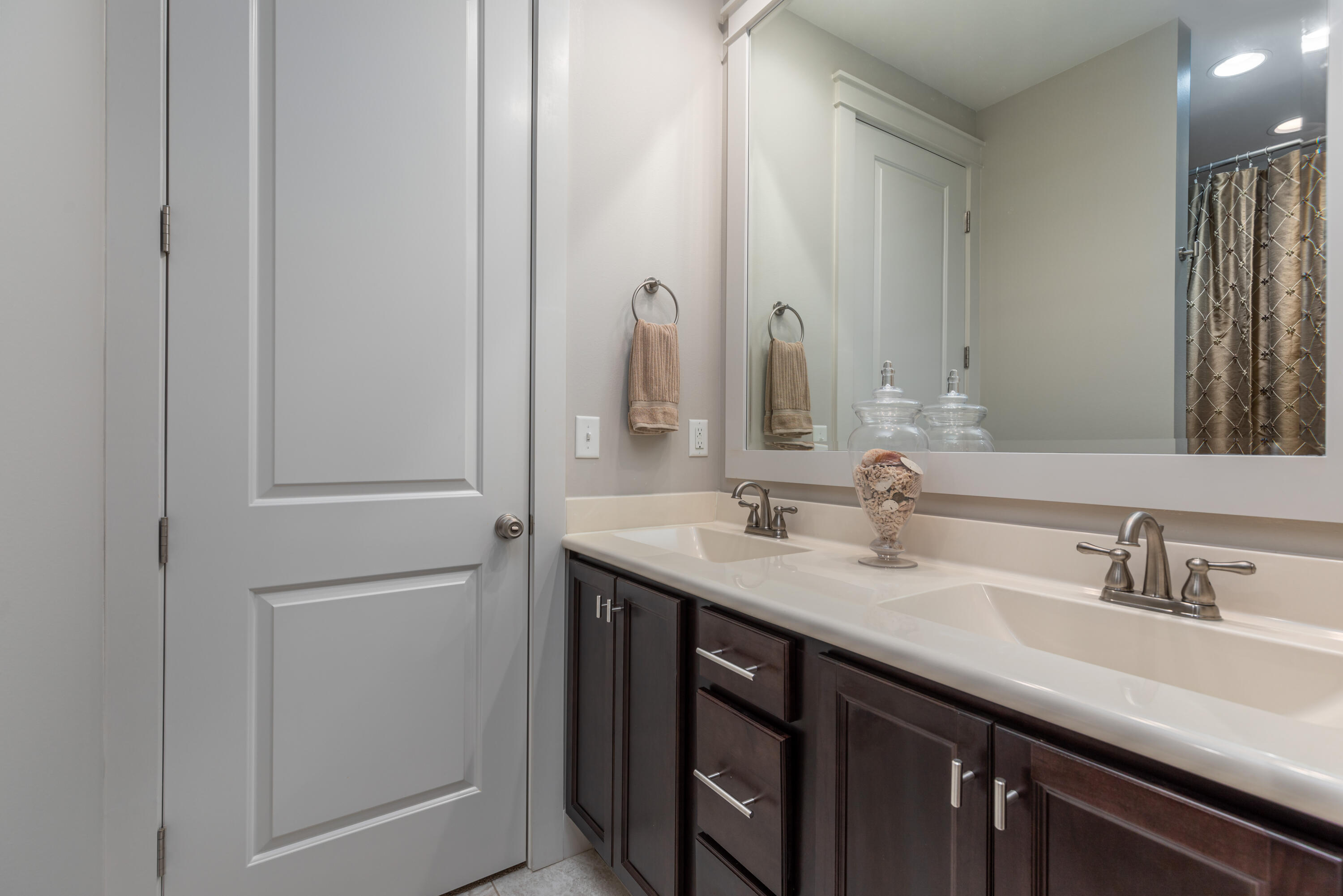 CARSON OAKS - Residential