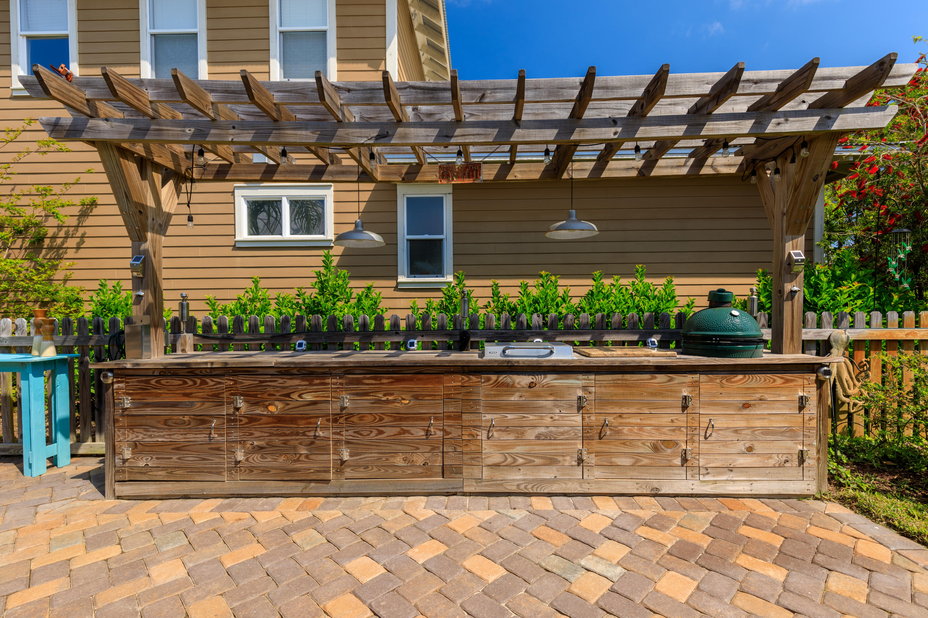 CARSON OAKS - Residential
