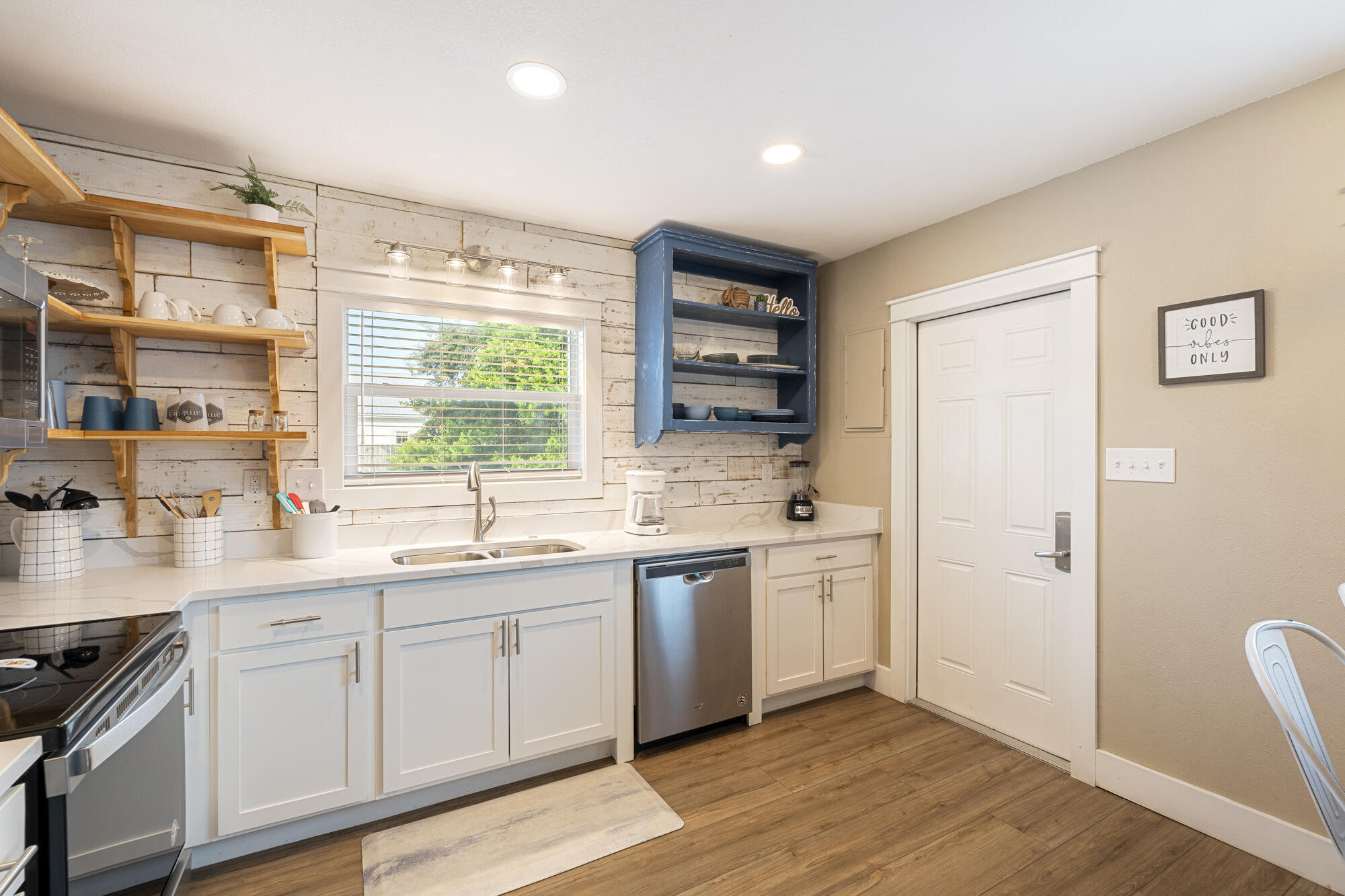 KISKA BEACH 1ST ADDN - Residential