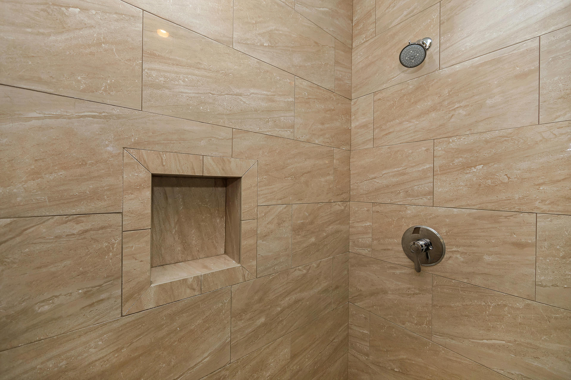 HIDDEN PALMS - Residential