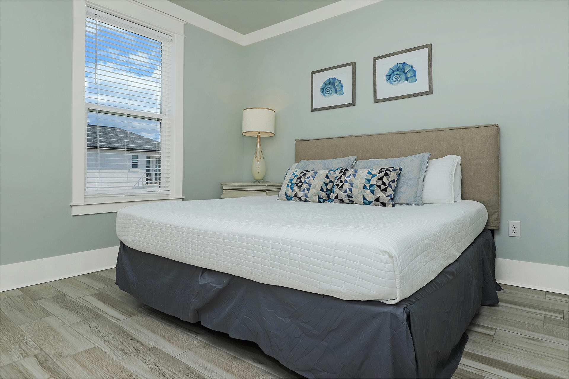 HIDDEN PALMS - Residential