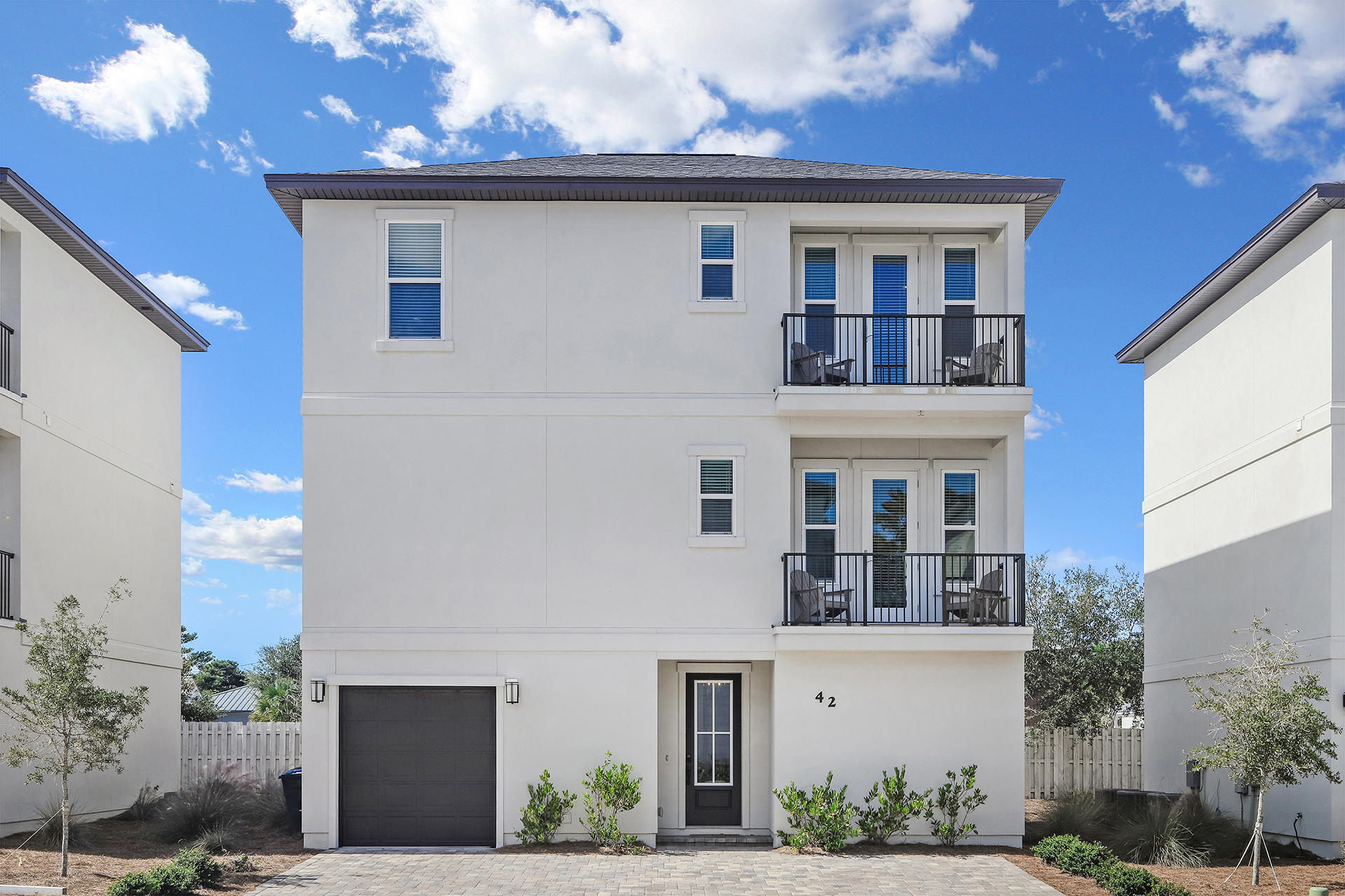 HIDDEN PALMS - Residential