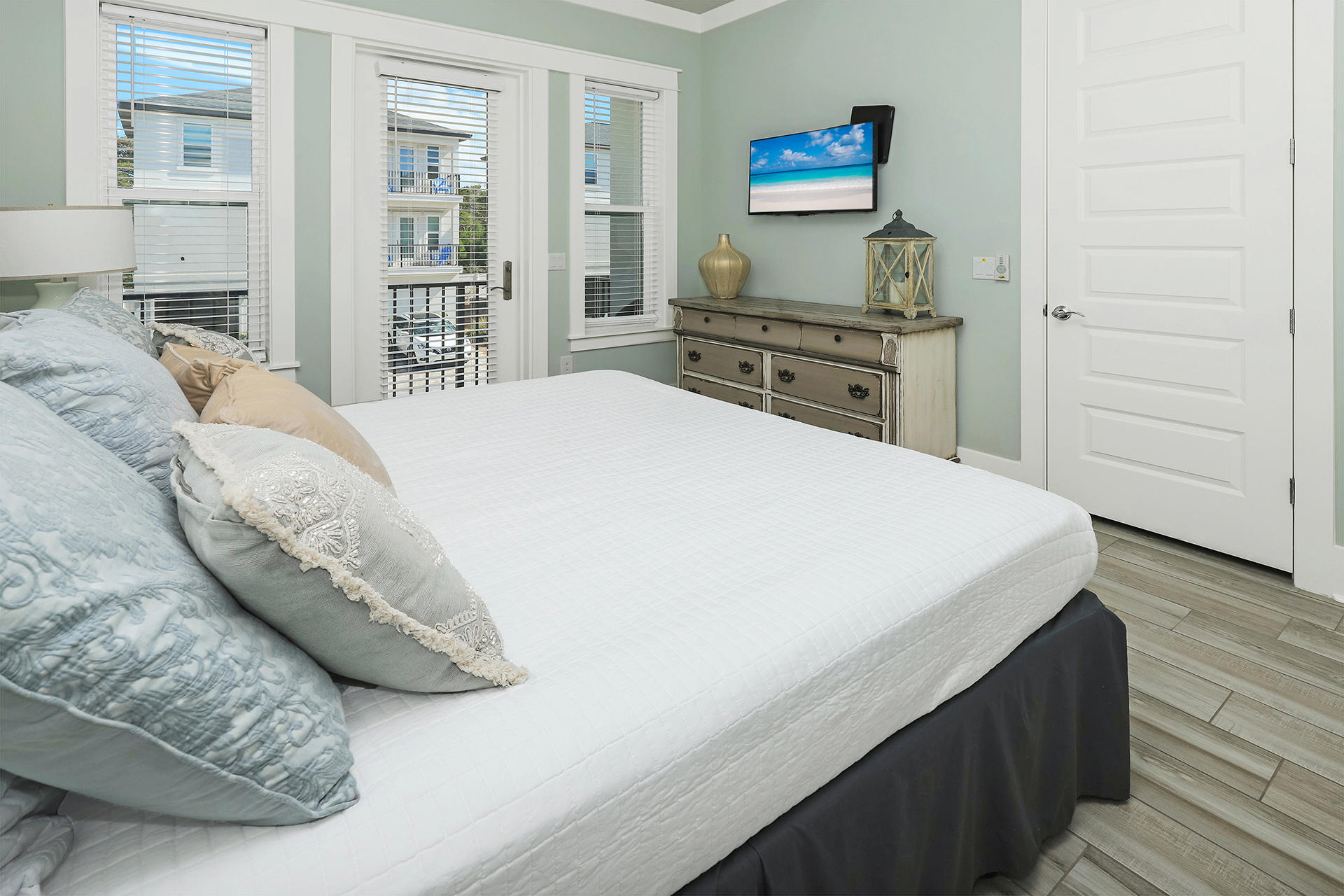 HIDDEN PALMS - Residential