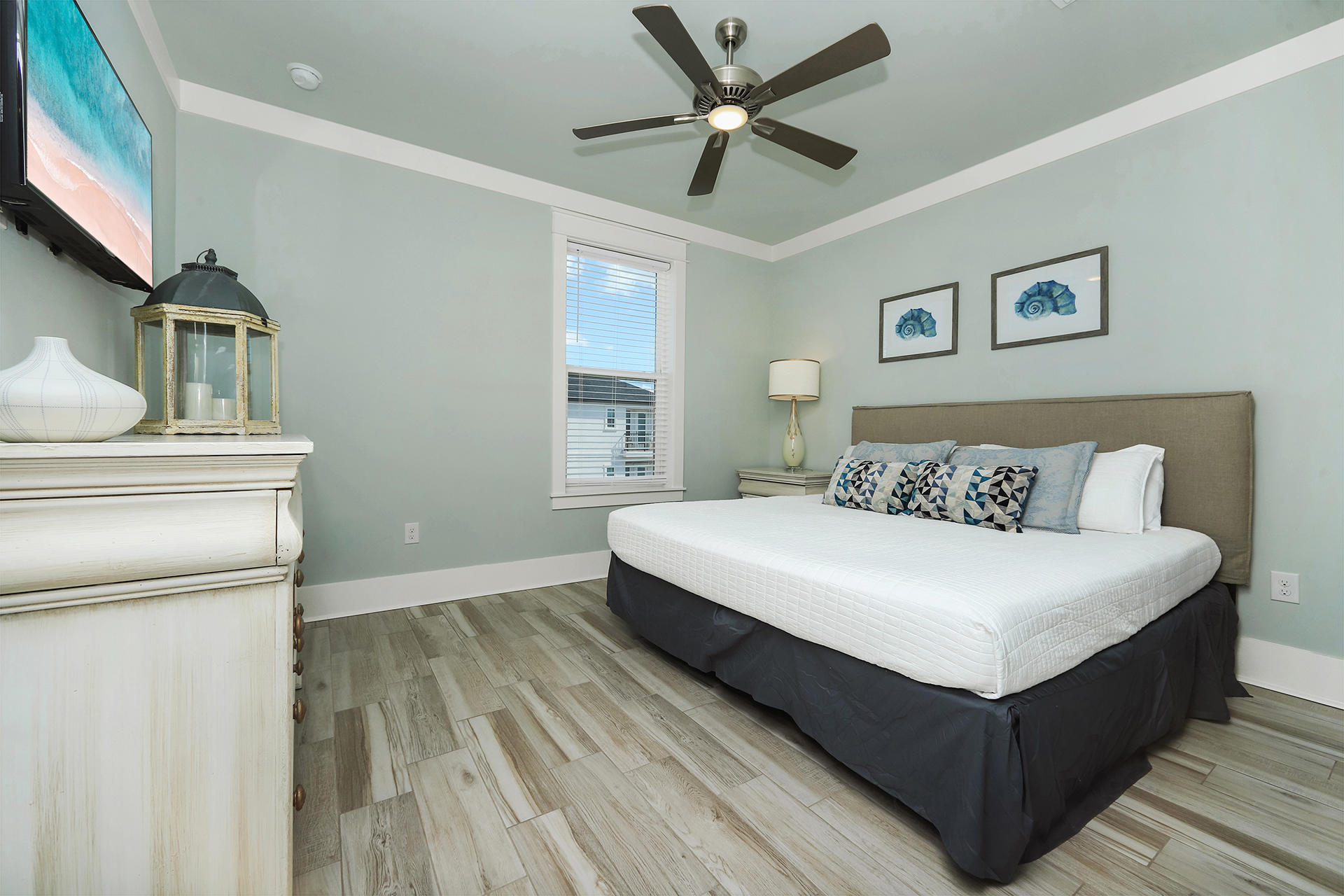 HIDDEN PALMS - Residential