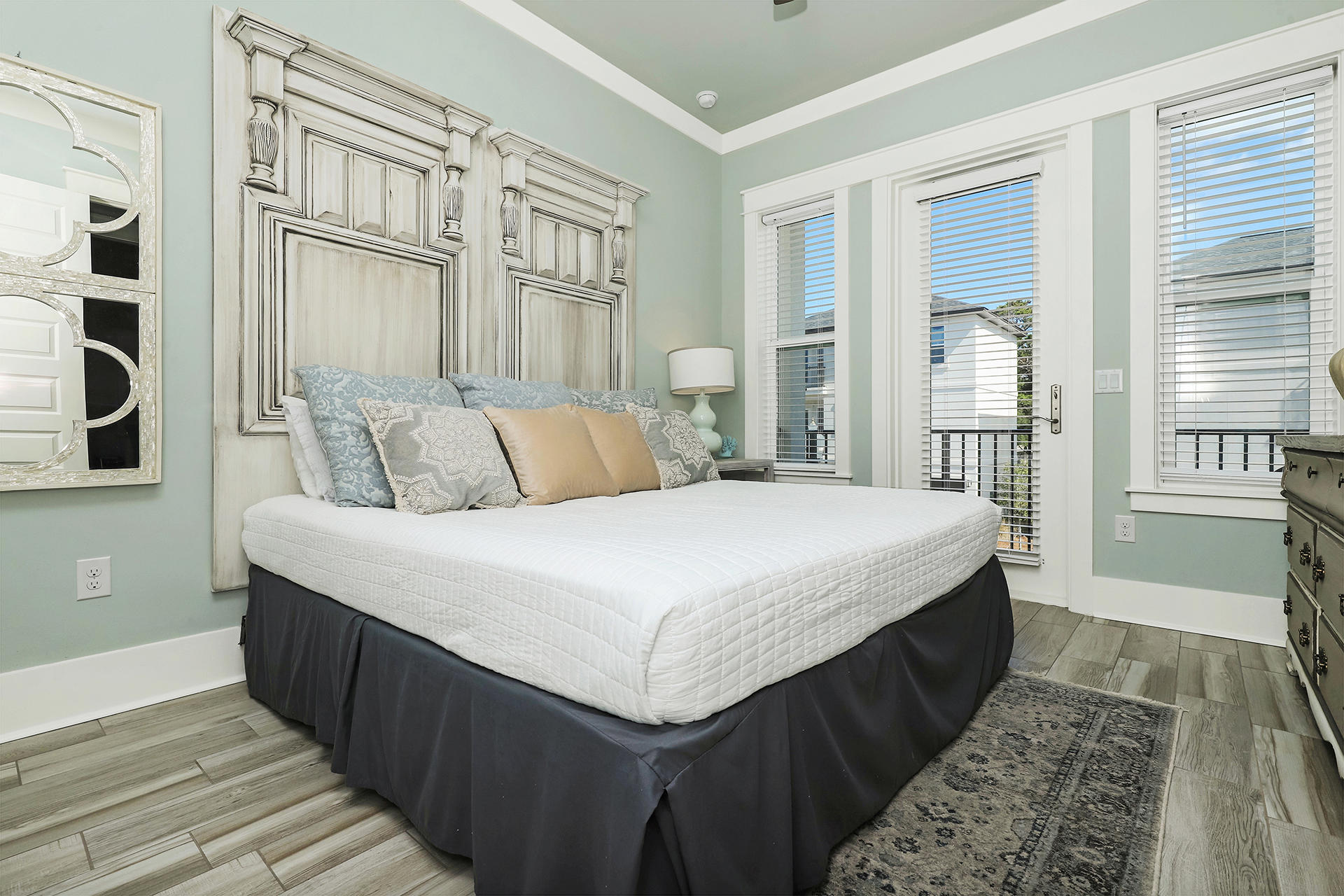 HIDDEN PALMS - Residential