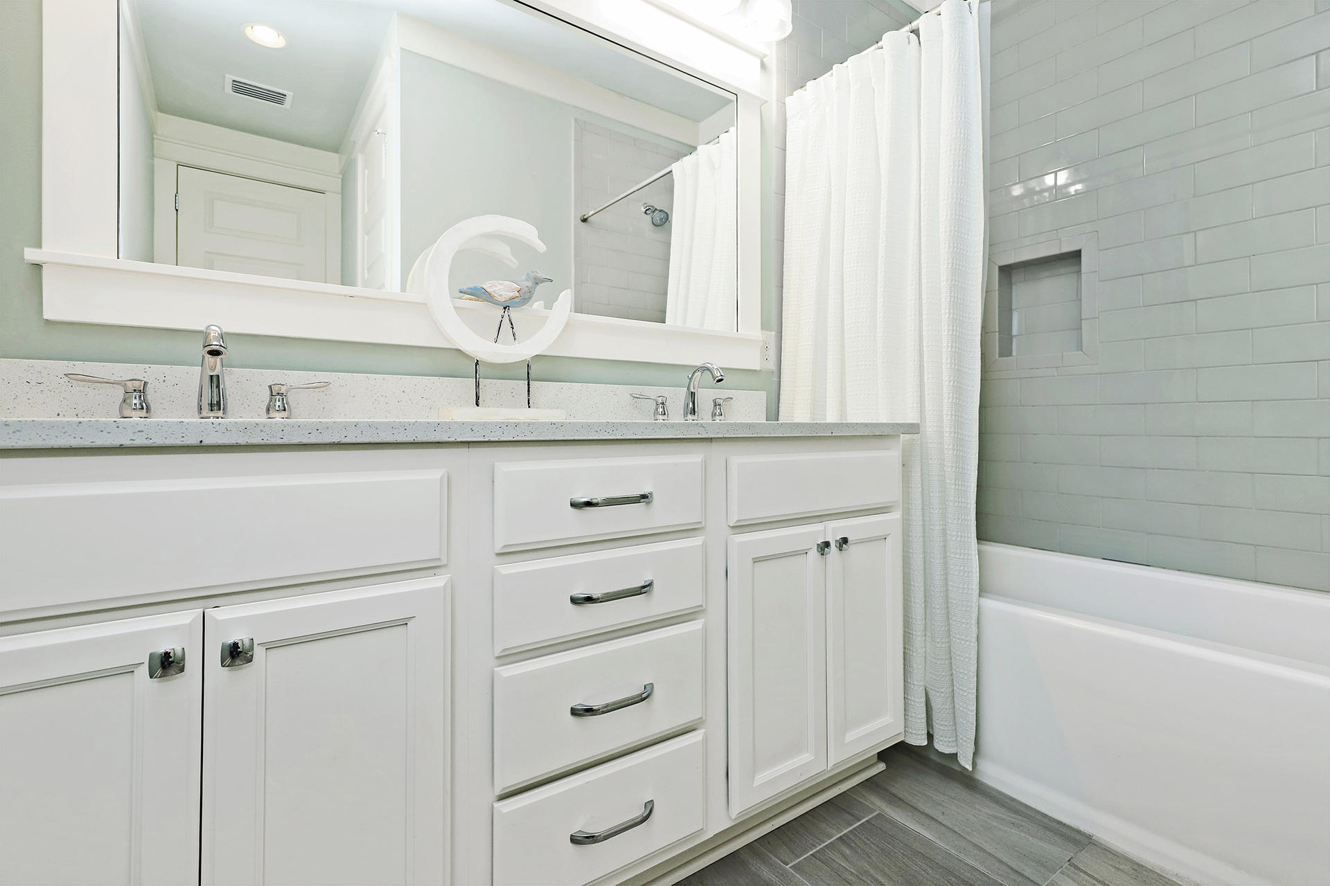 HIDDEN PALMS - Residential