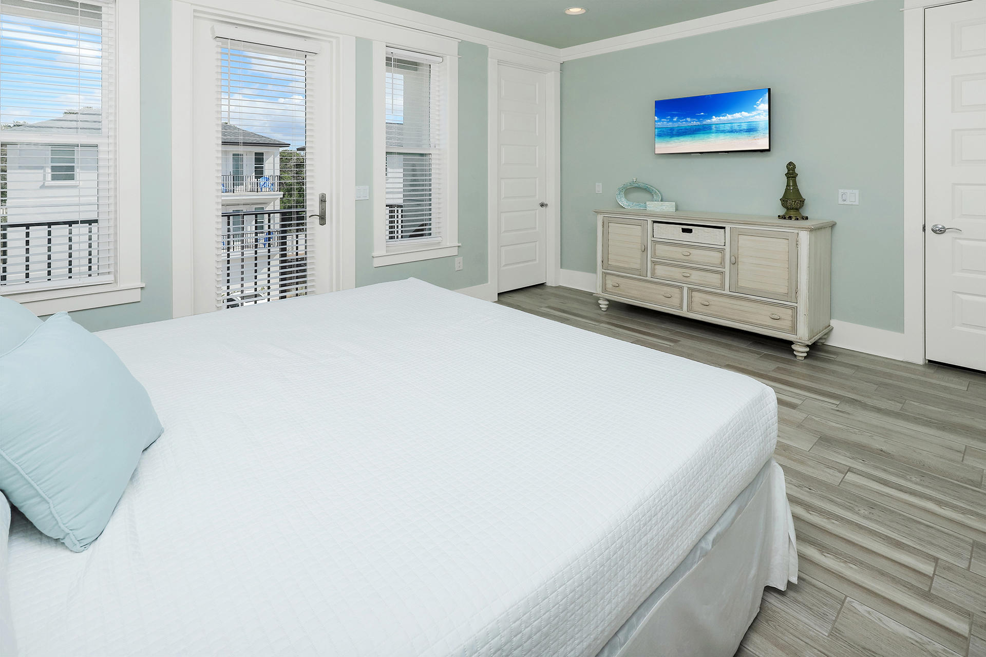 HIDDEN PALMS - Residential