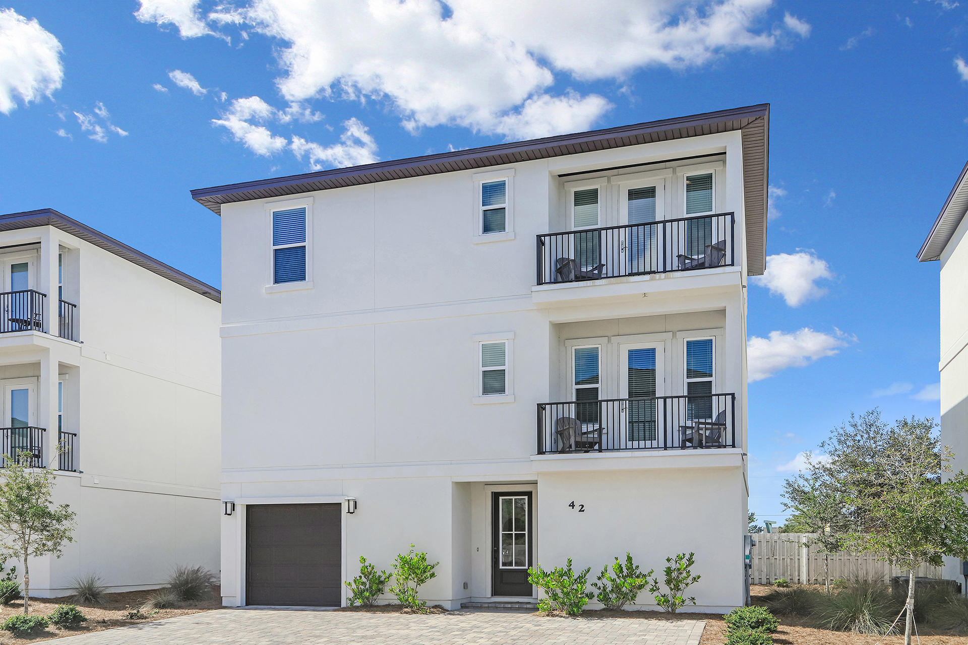 HIDDEN PALMS - Residential