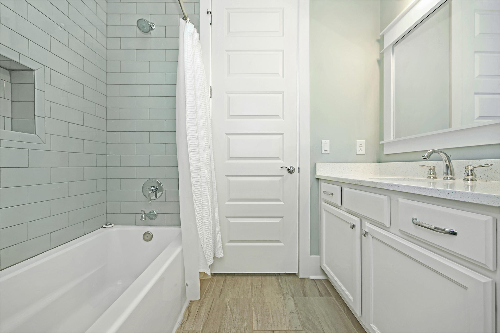 HIDDEN PALMS - Residential