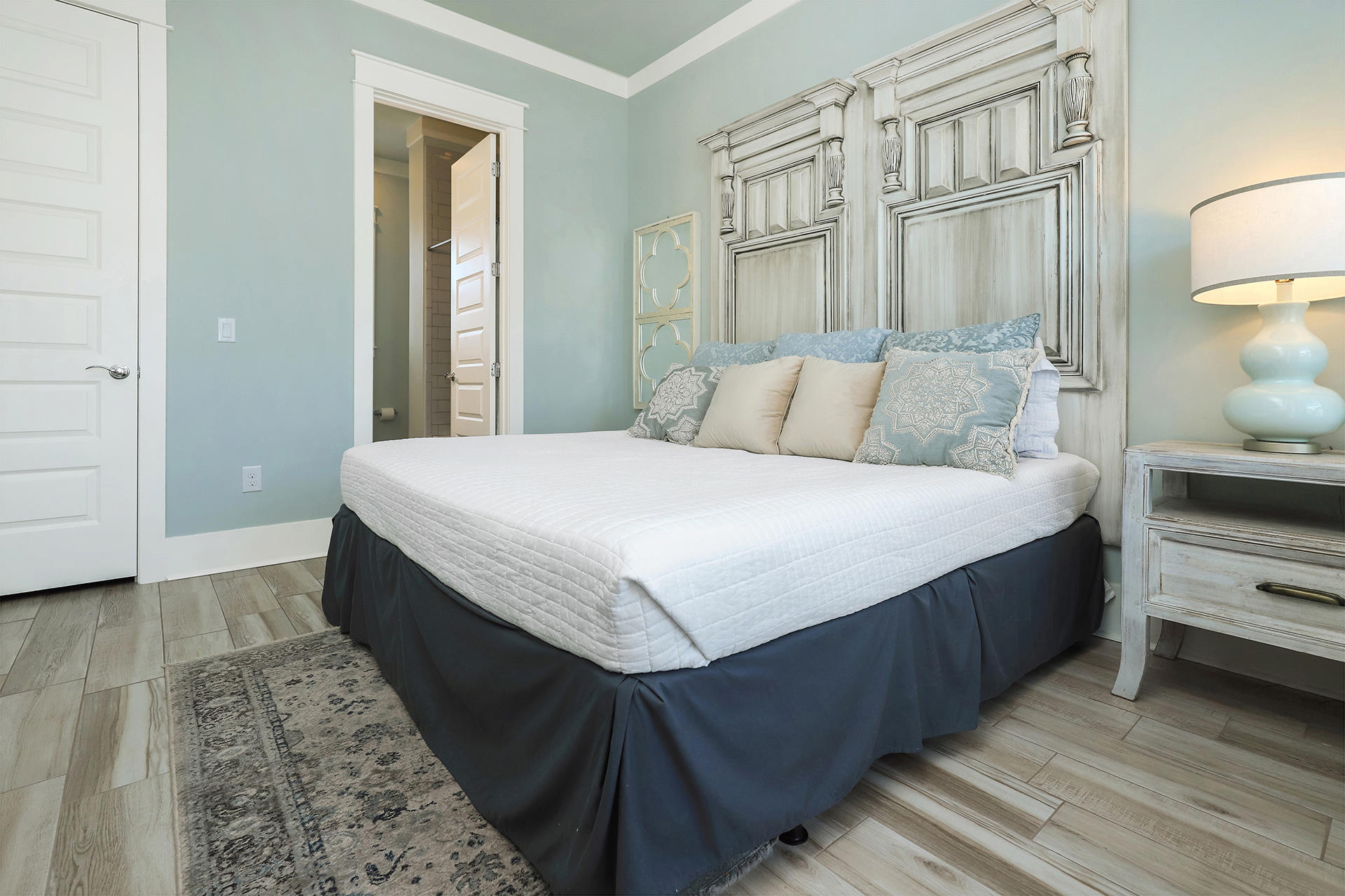 HIDDEN PALMS - Residential