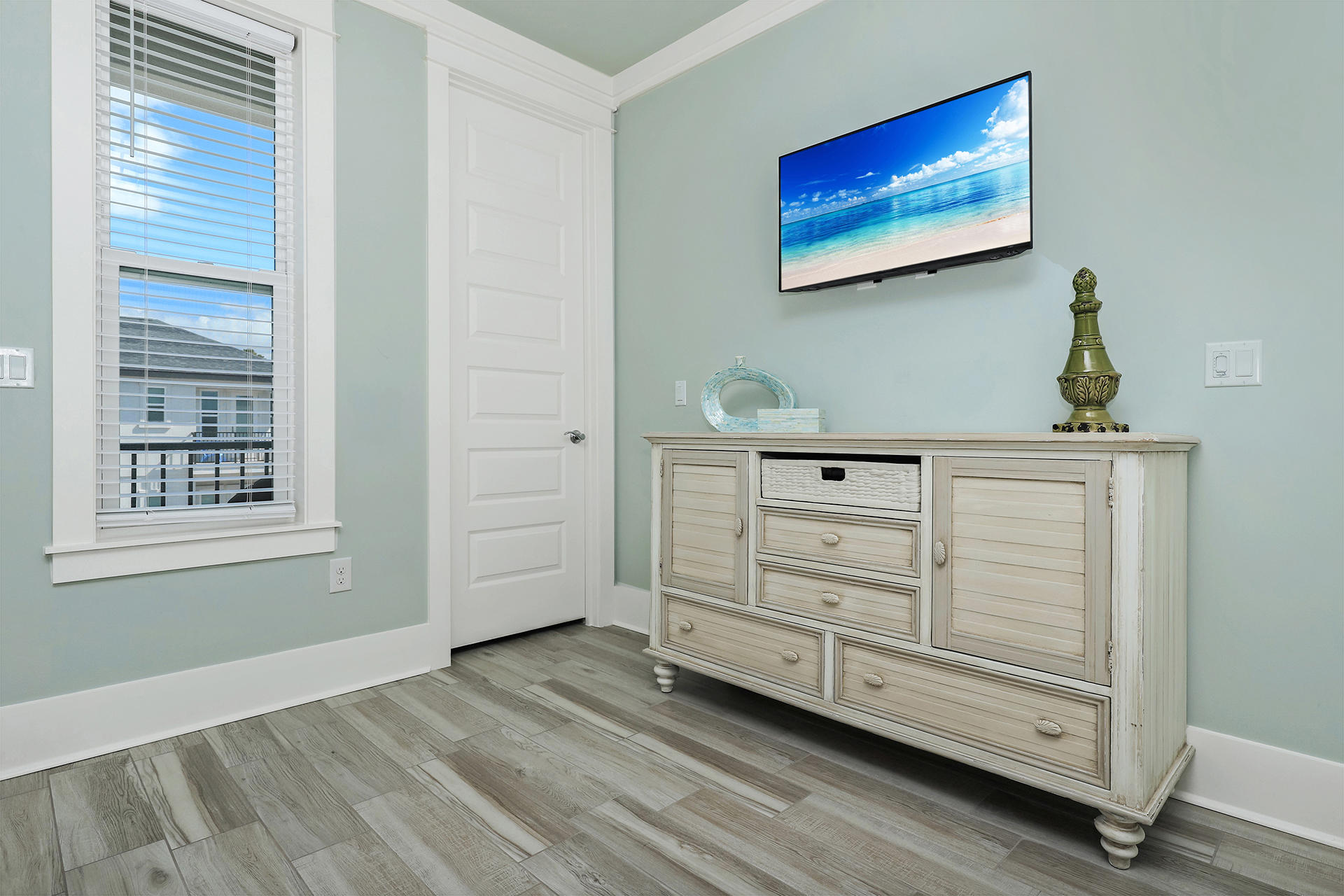 HIDDEN PALMS - Residential