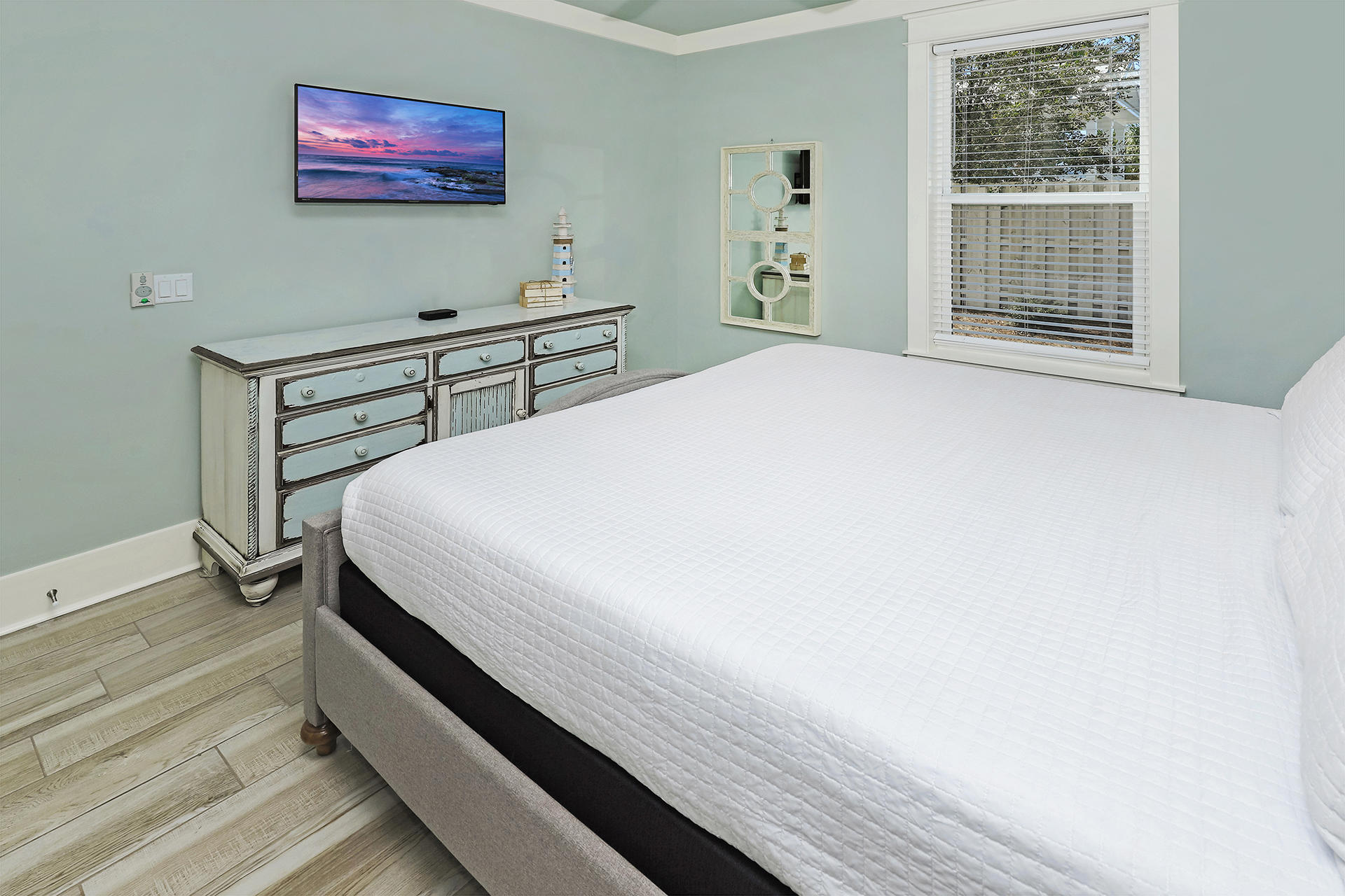 HIDDEN PALMS - Residential