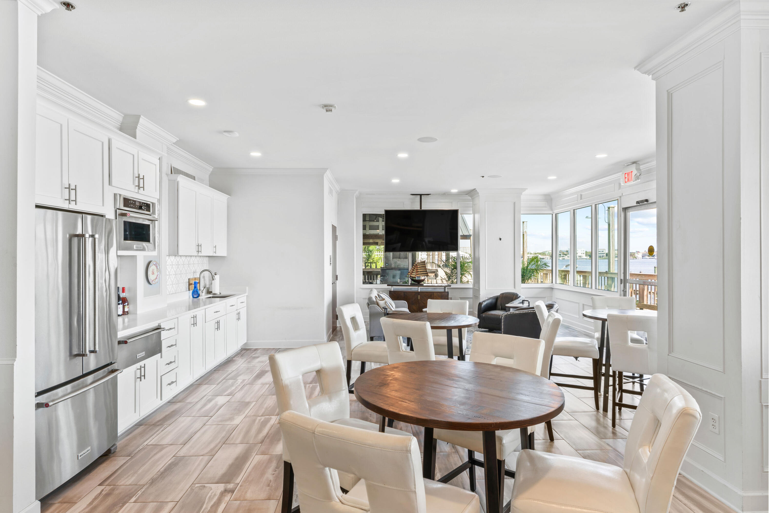DESTIN YACHT CLUB - Residential