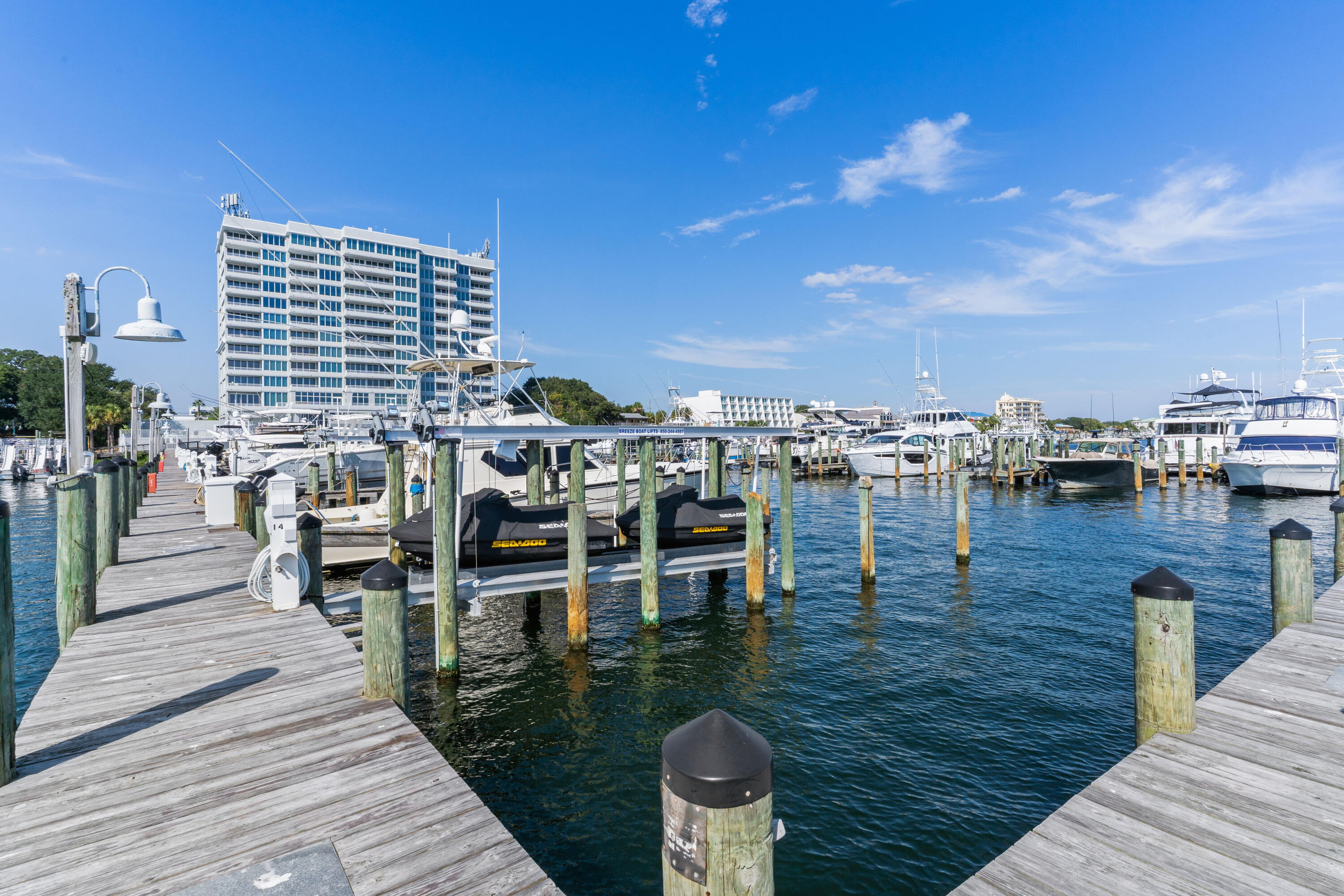 DESTIN YACHT CLUB - Residential