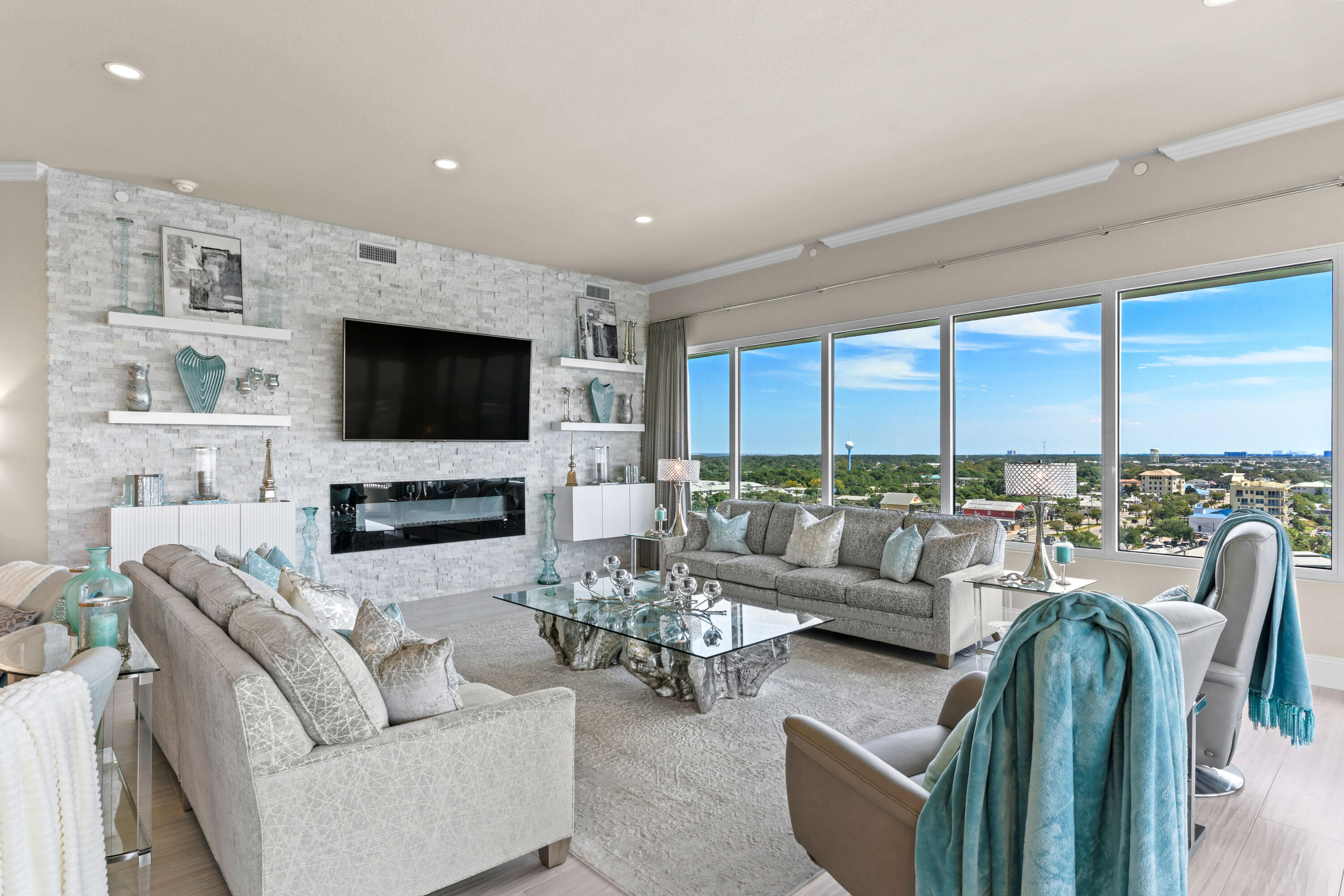 DESTIN YACHT CLUB - Residential