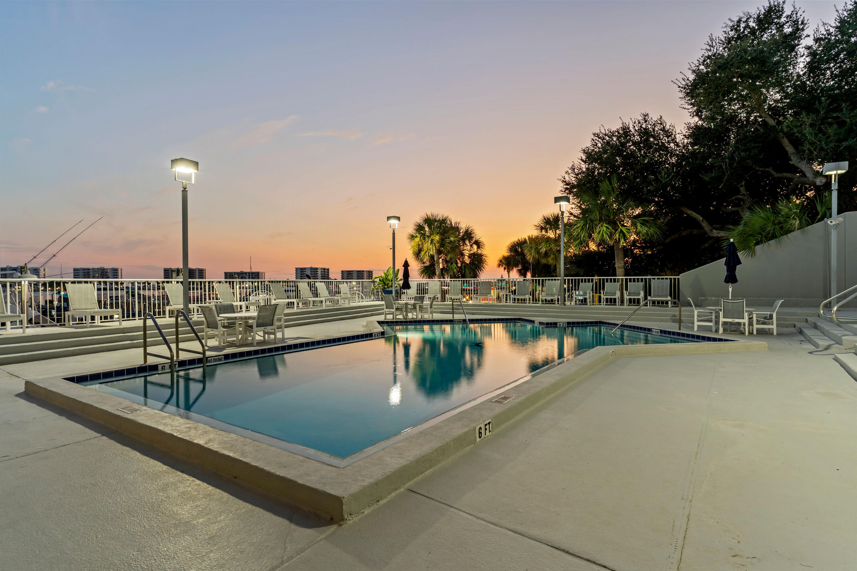 DESTIN YACHT CLUB - Residential