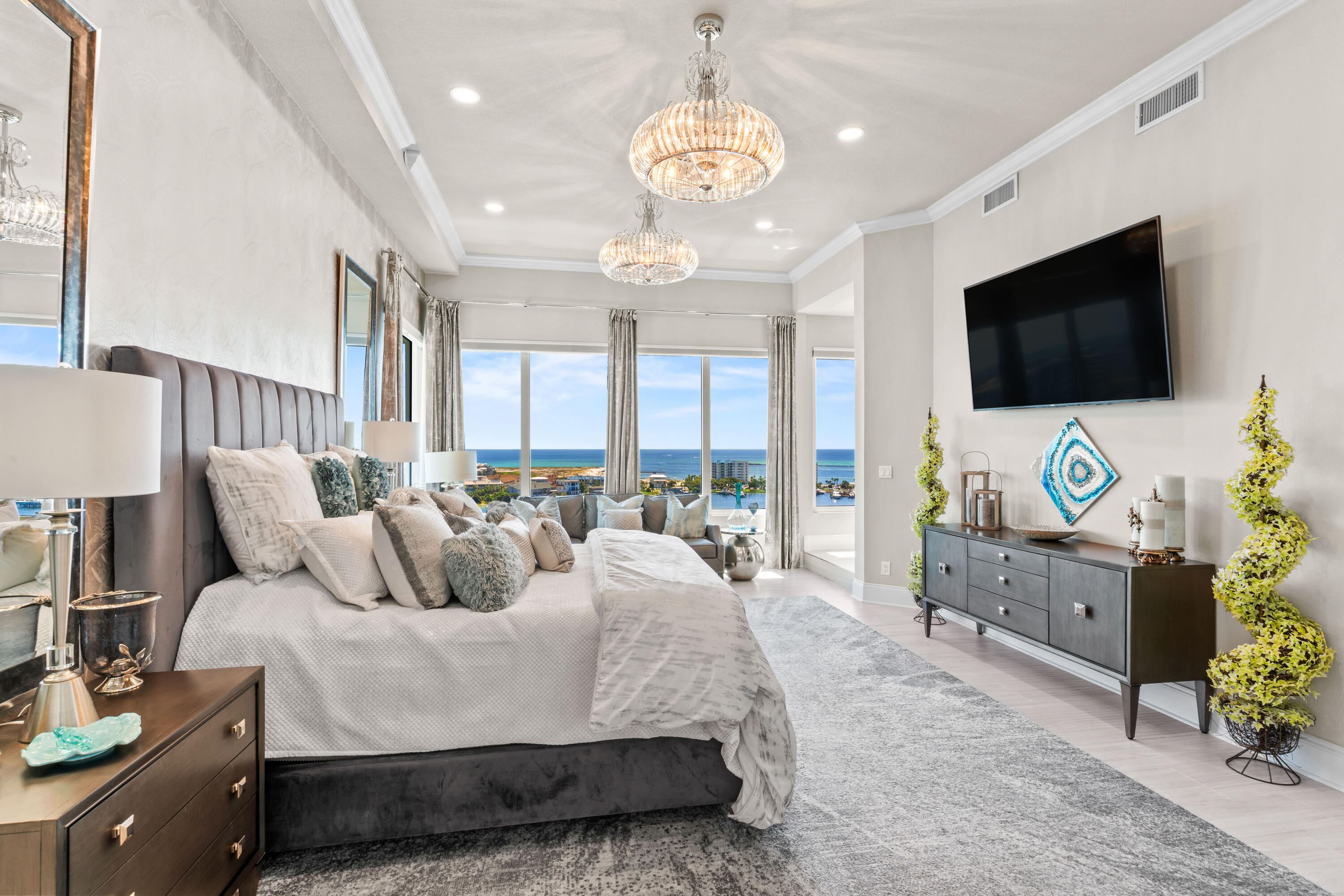 DESTIN YACHT CLUB - Residential