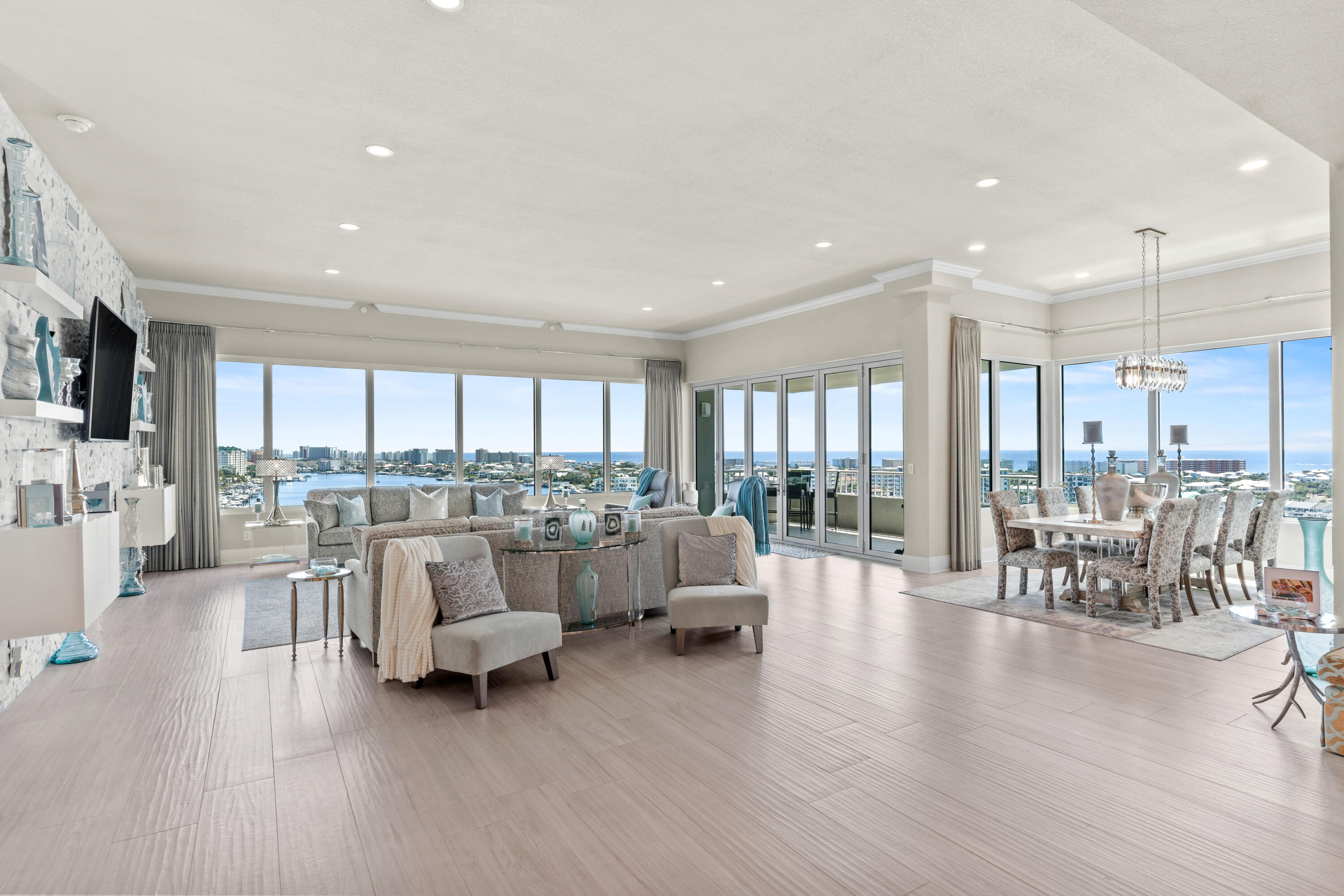 DESTIN YACHT CLUB - Residential