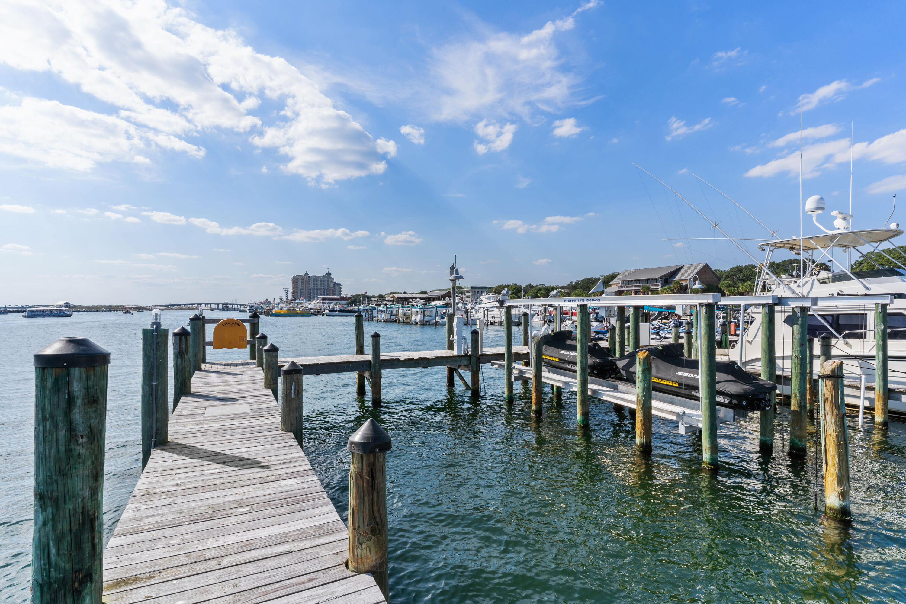 DESTIN YACHT CLUB - Residential
