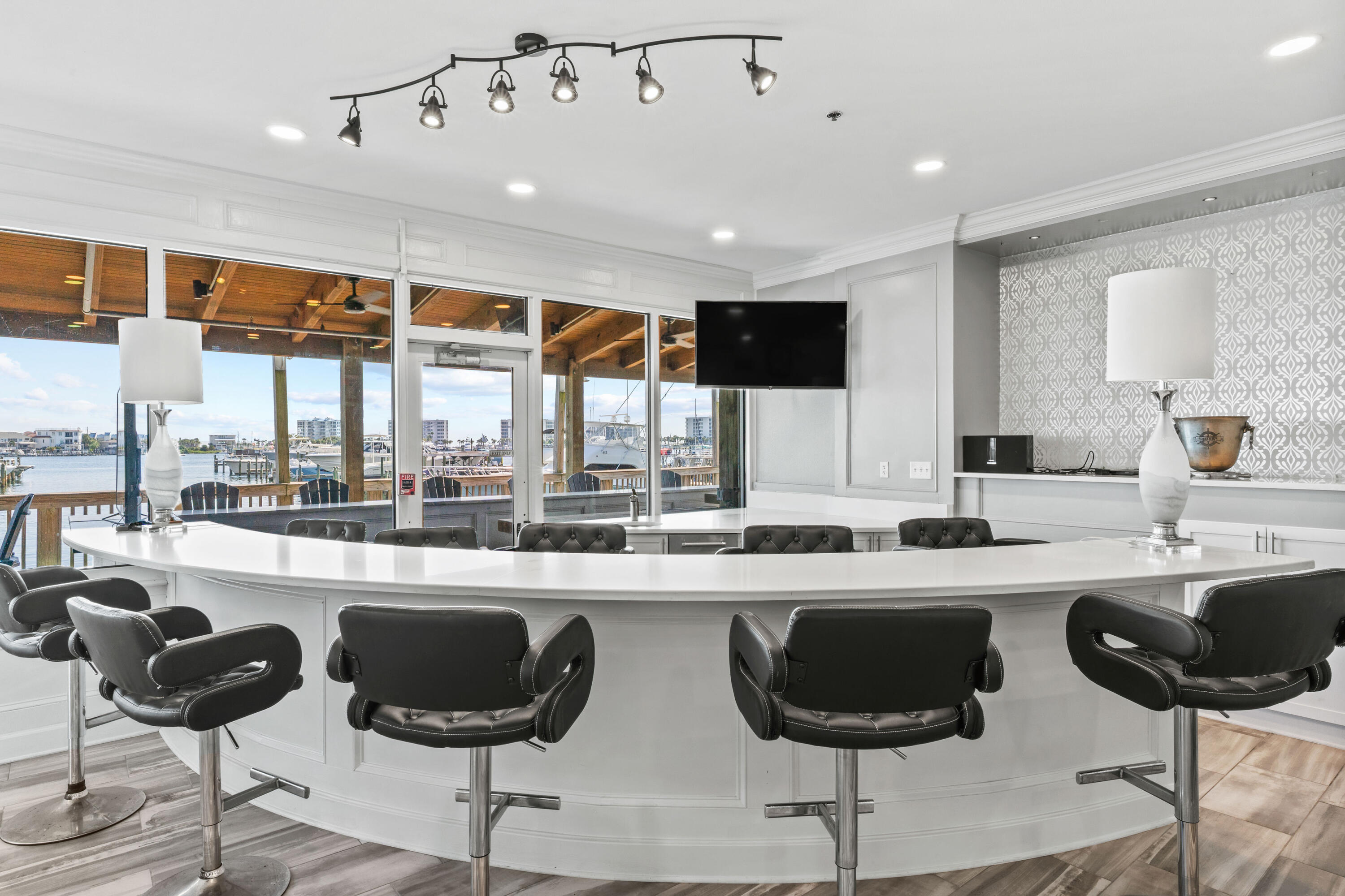 DESTIN YACHT CLUB - Residential