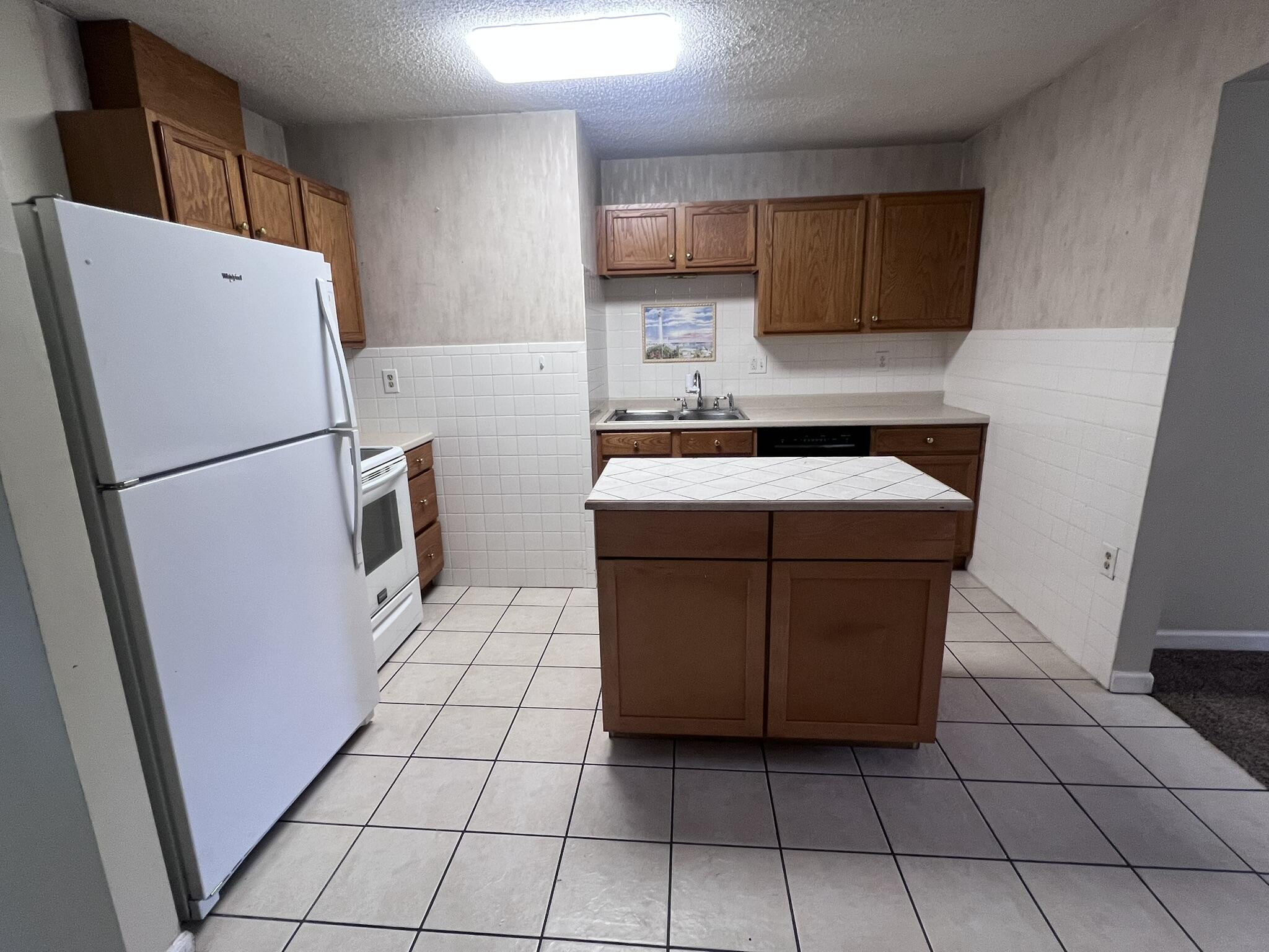 LAKEWOOD S/D - Residential Lease