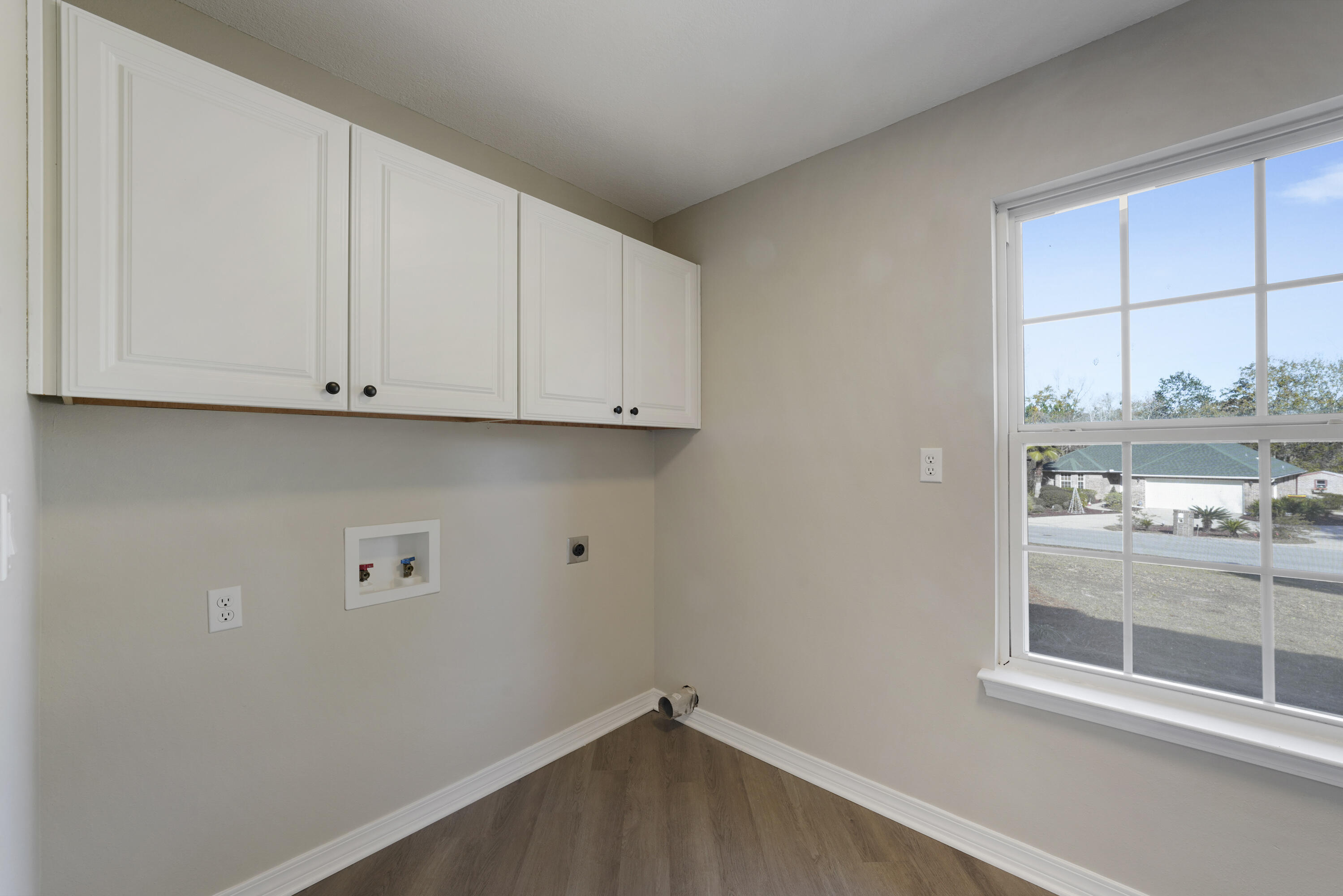 COUNTRY CLUB ESTATES 1 OF CRESTVIEW - Residential