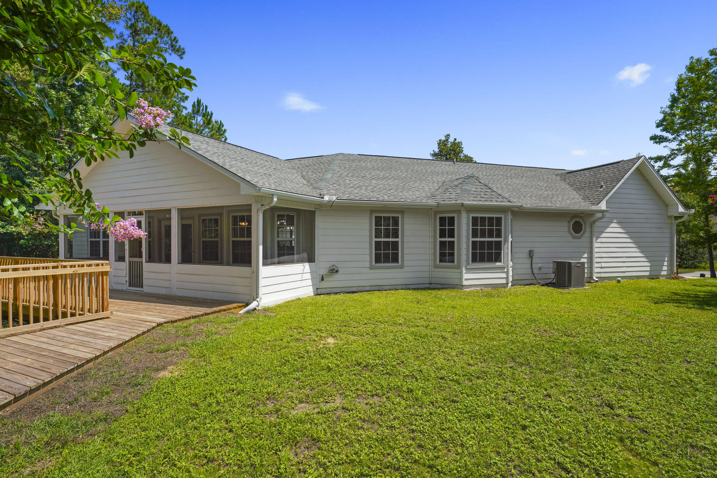 COUNTRY CLUB ESTATES 1 OF CRESTVIEW - Residential