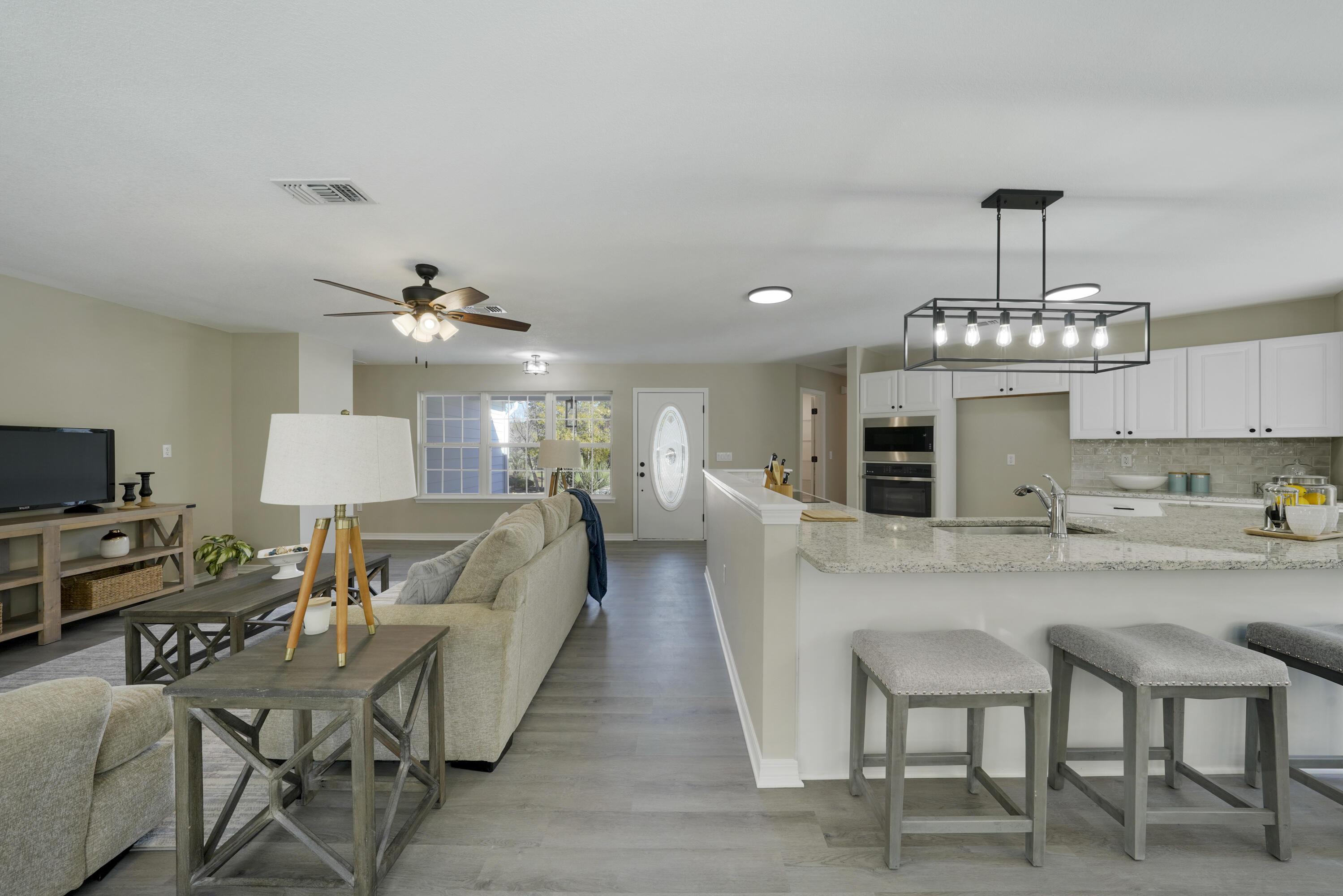 COUNTRY CLUB ESTATES 1 OF CRESTVIEW - Residential