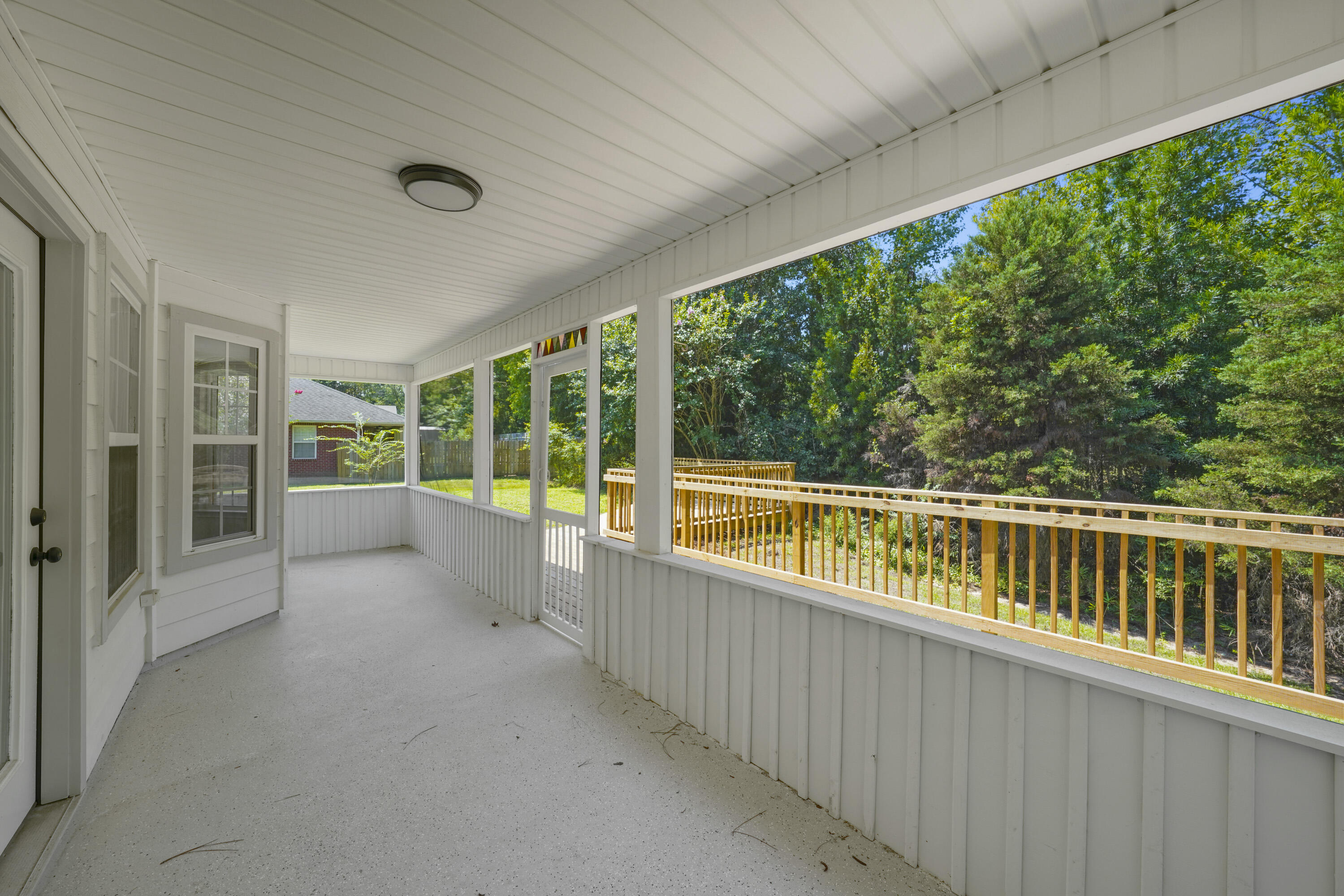 COUNTRY CLUB ESTATES 1 OF CRESTVIEW - Residential