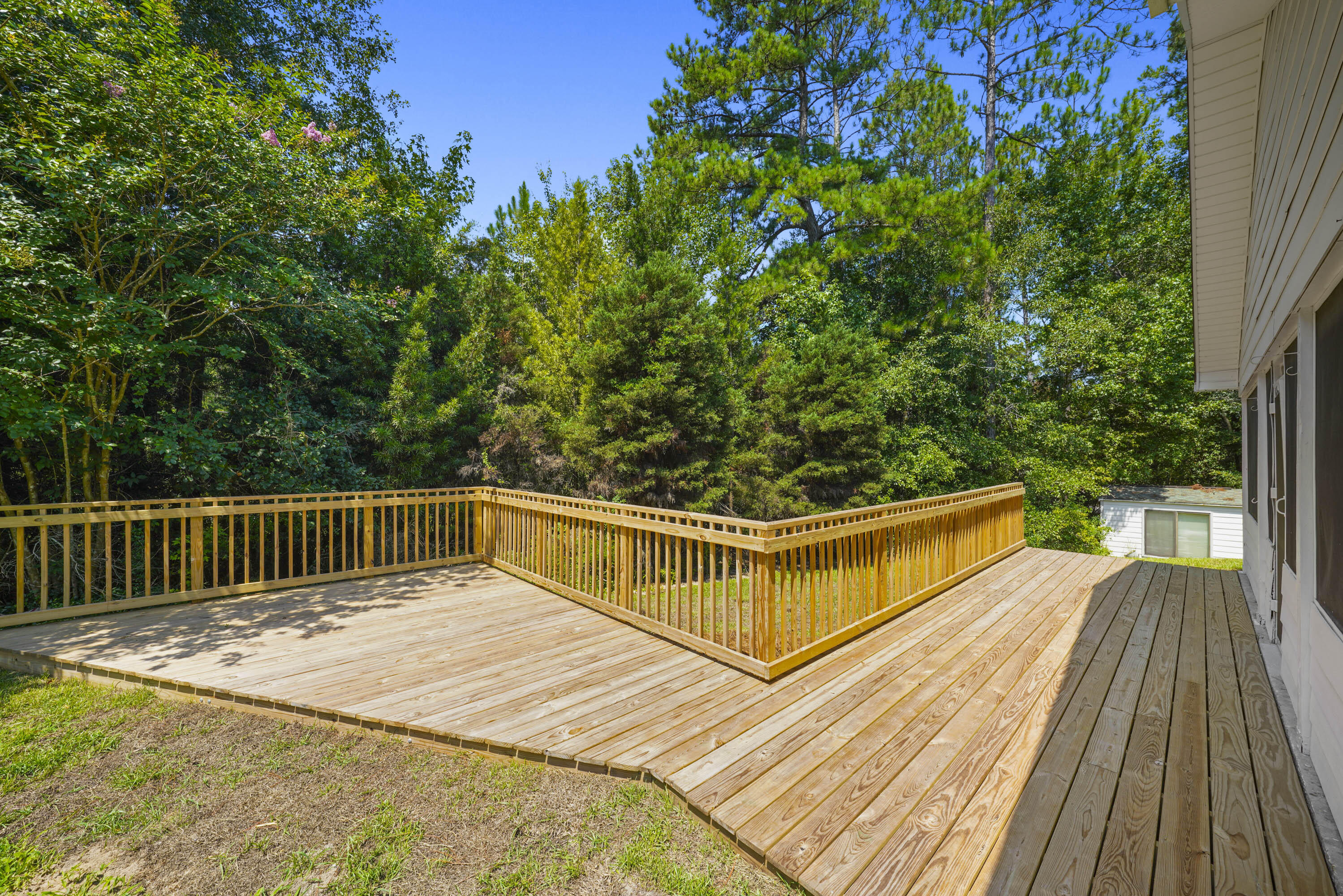 COUNTRY CLUB ESTATES 1 OF CRESTVIEW - Residential