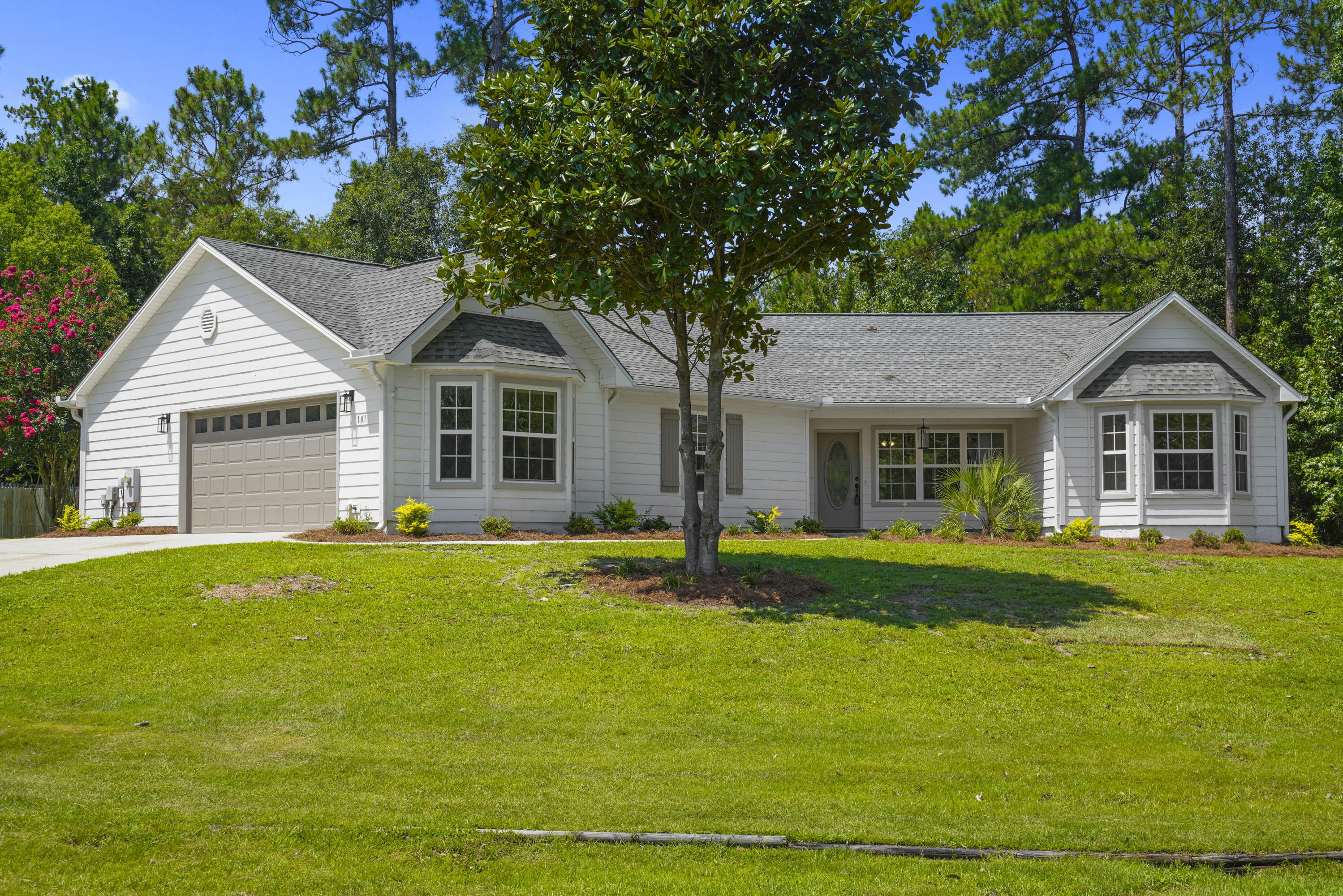 COUNTRY CLUB ESTATES 1 OF CRESTVIEW - Residential