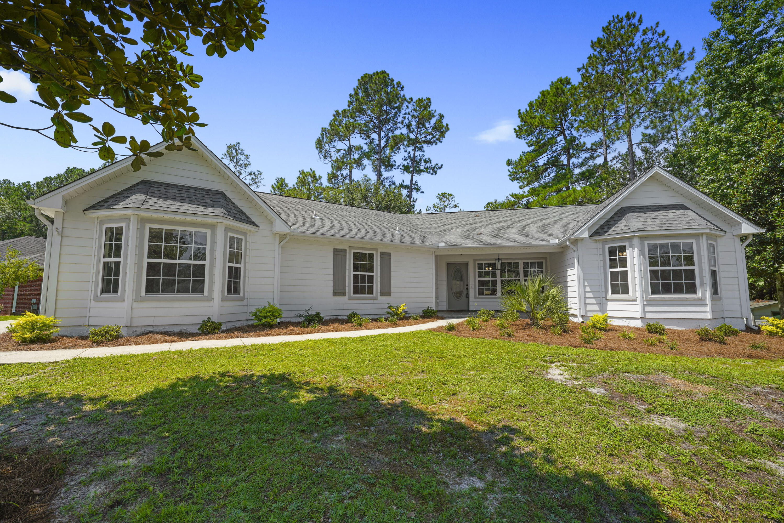 COUNTRY CLUB ESTATES 1 OF CRESTVIEW - Residential